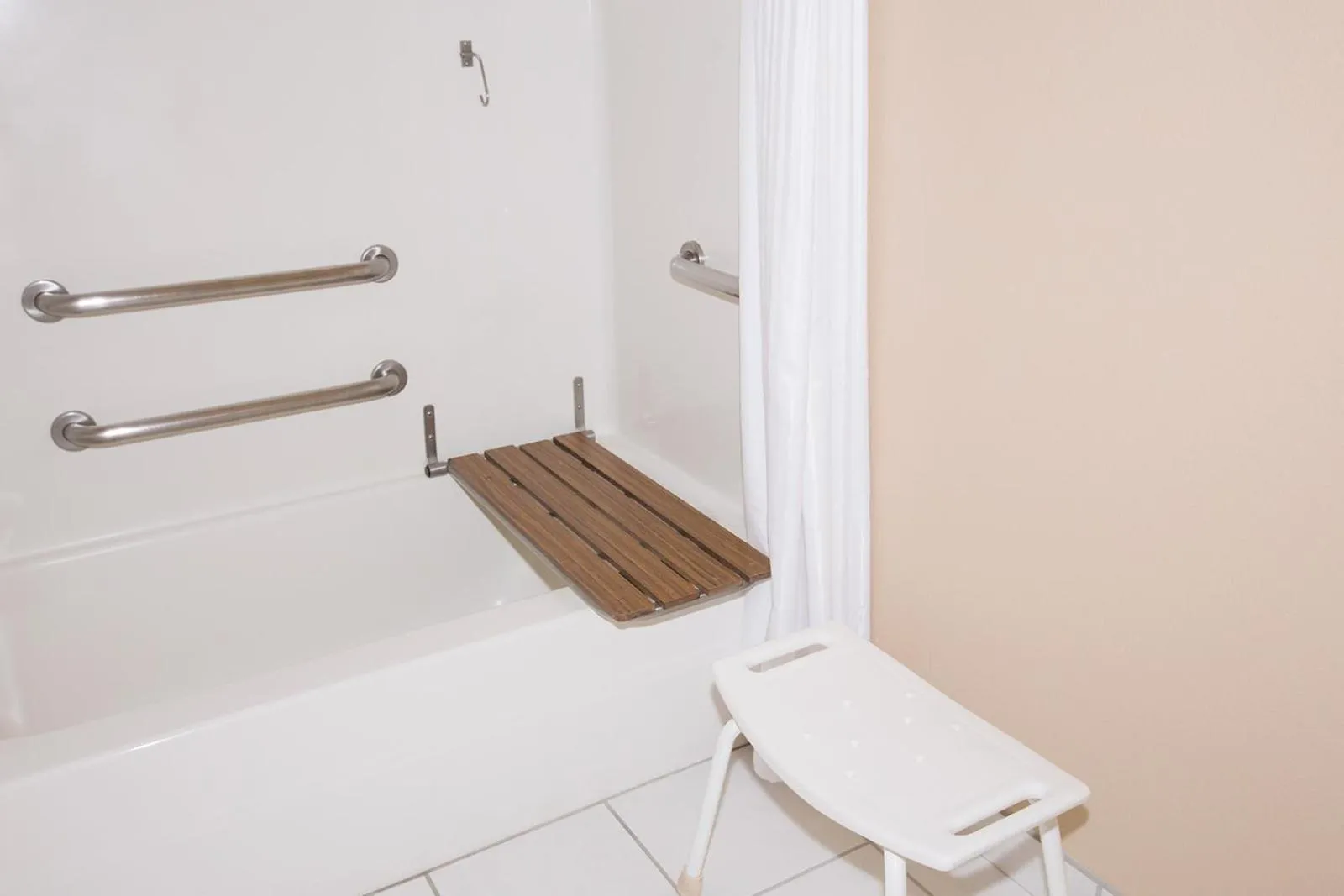 Bathroom in Red Lion Inn & Suites McMinnville