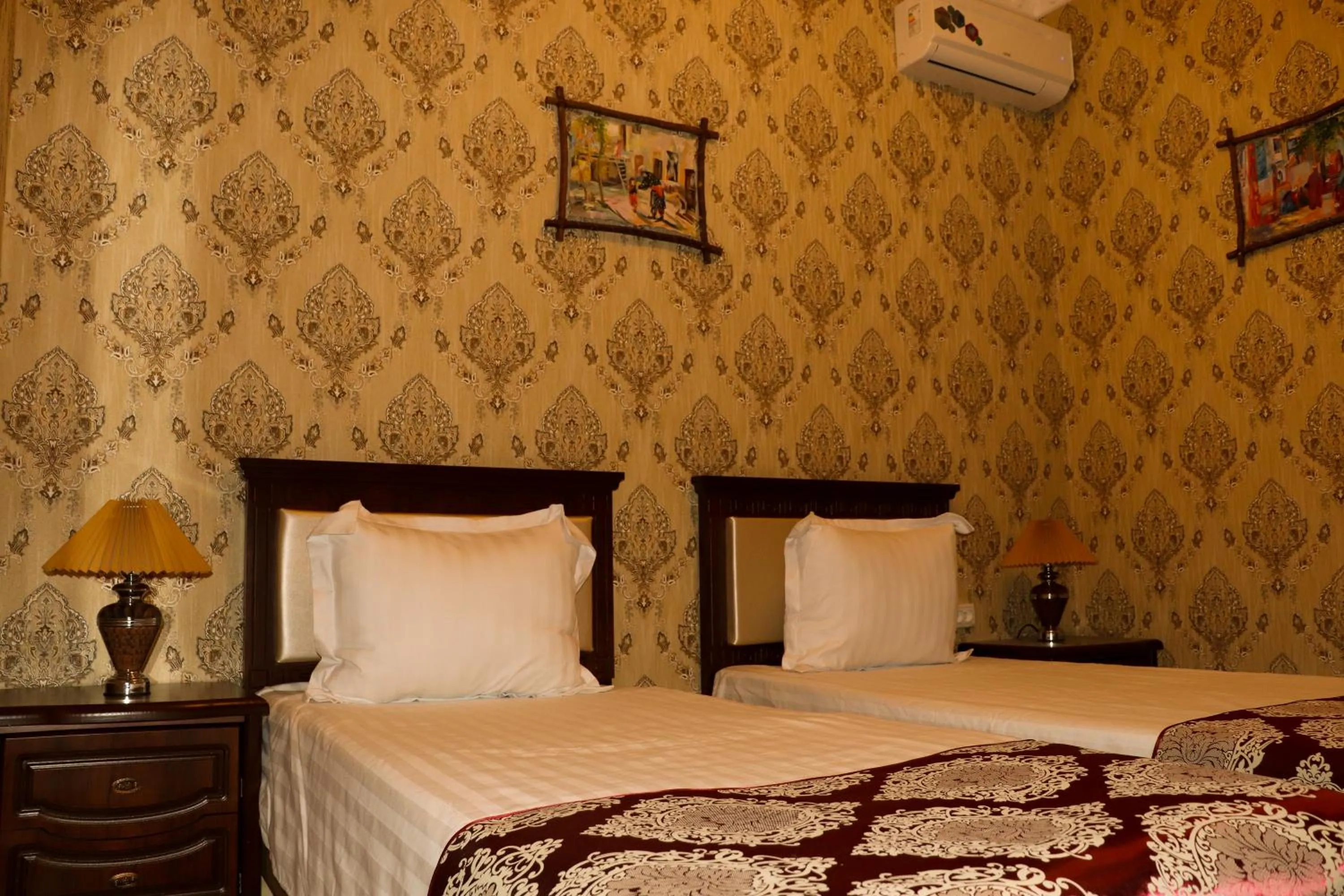 Photo of the whole room, Bed in Margiana