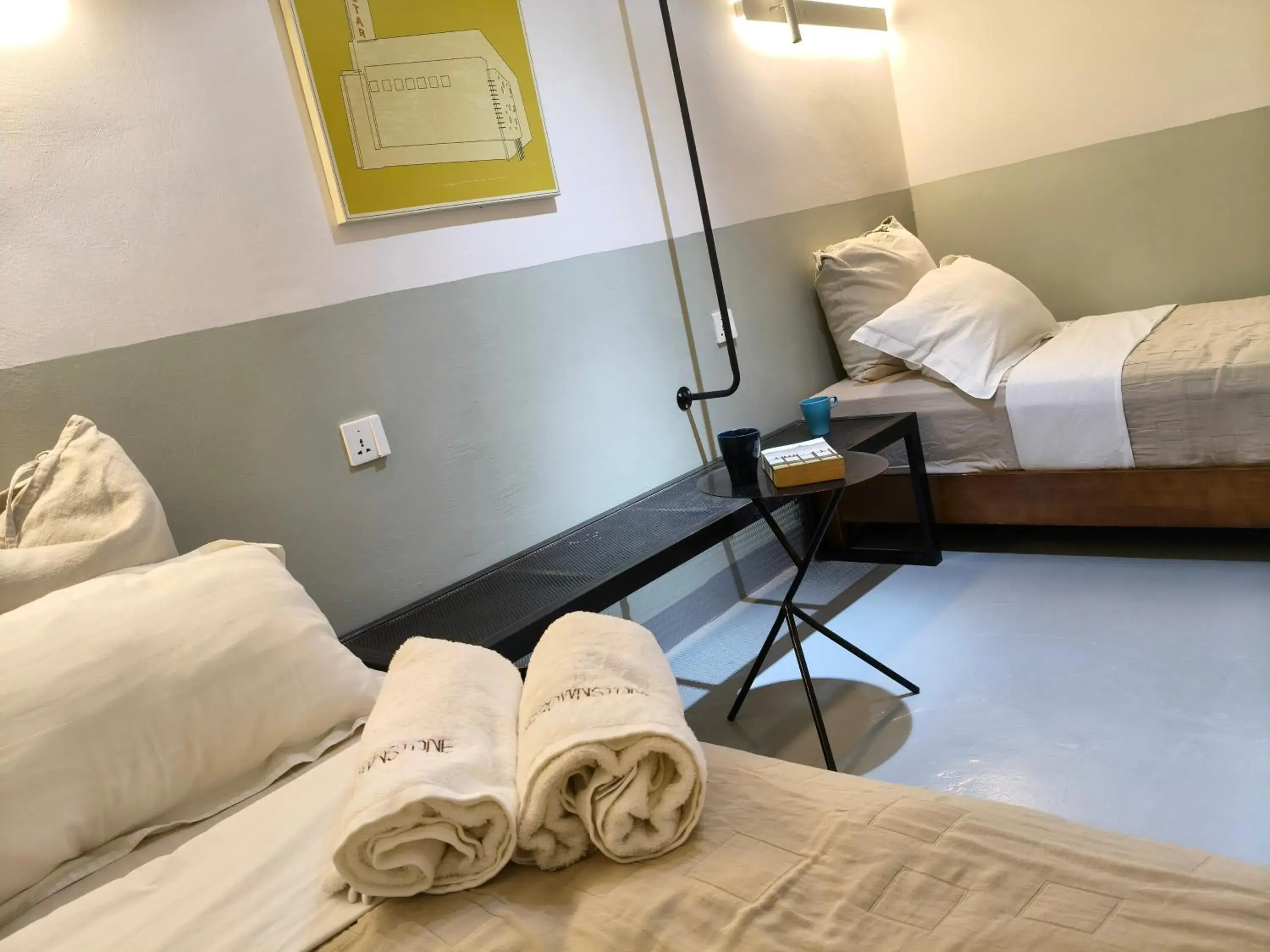 Twin Room with Shared Bathroom in The Brownstone Hostel & Space Twin Room with Shared Bathroom in The Brownstone Hostel & Space