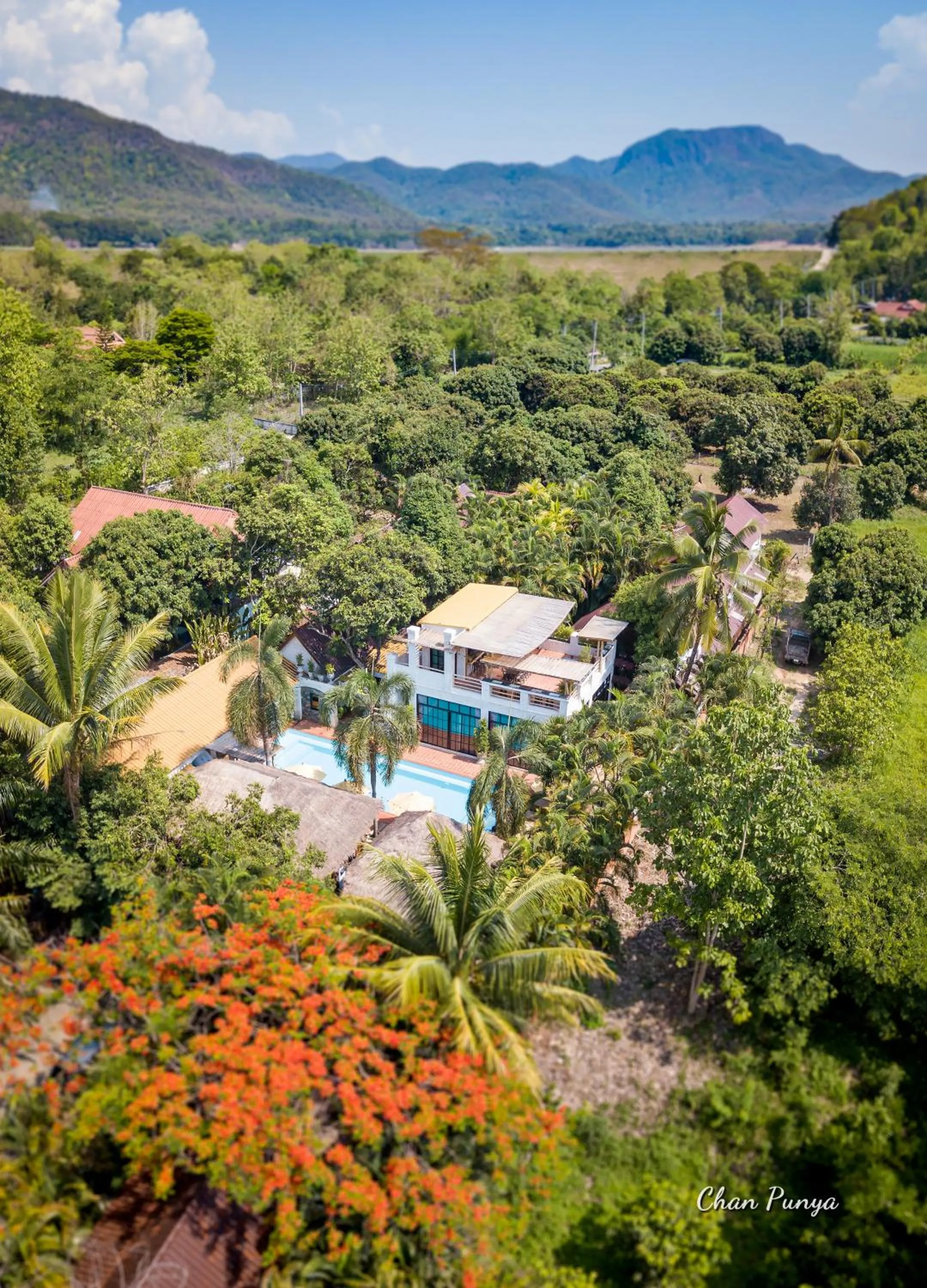 Neighbourhood in Baanpong Lodge