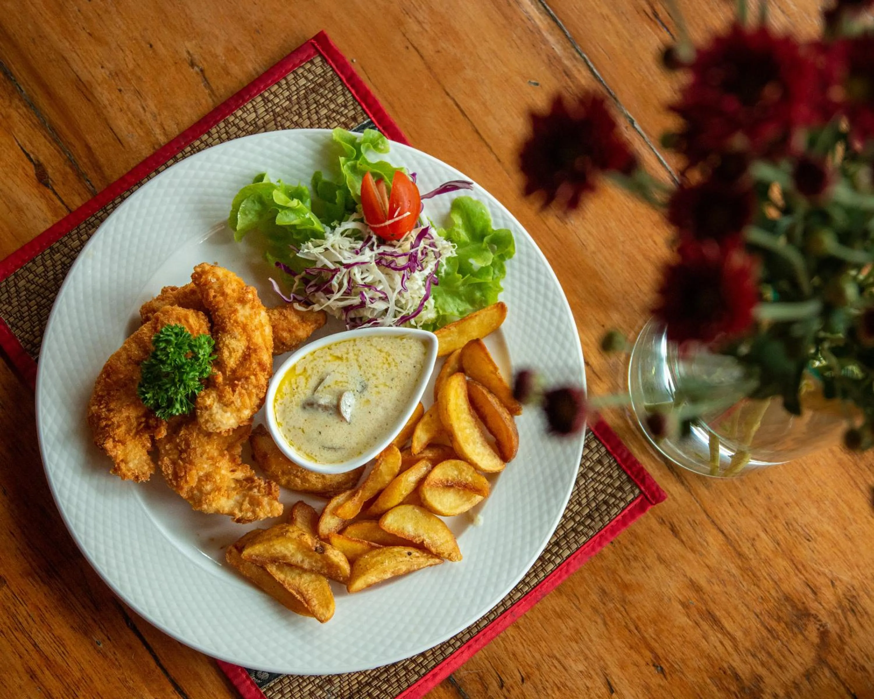 Food in Baanpong Lodge
