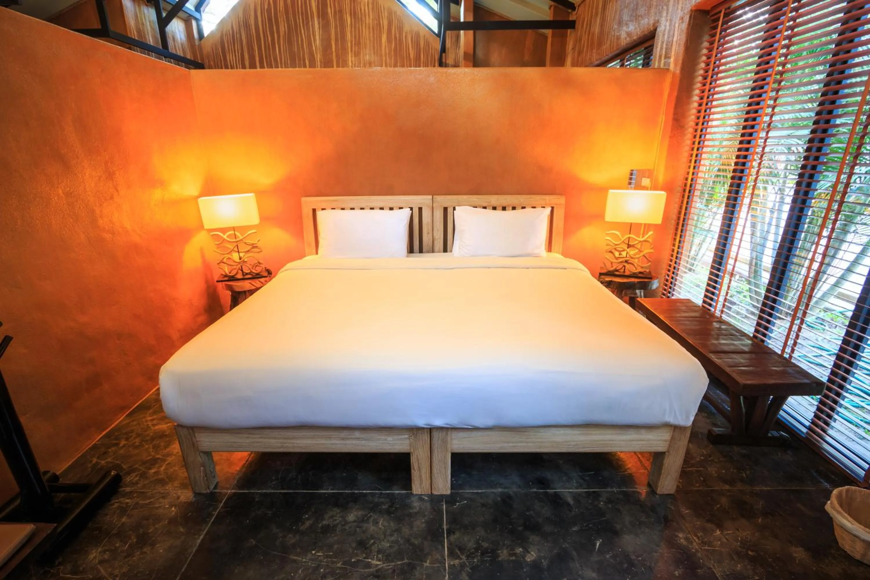 Bed in Baanpong Lodge