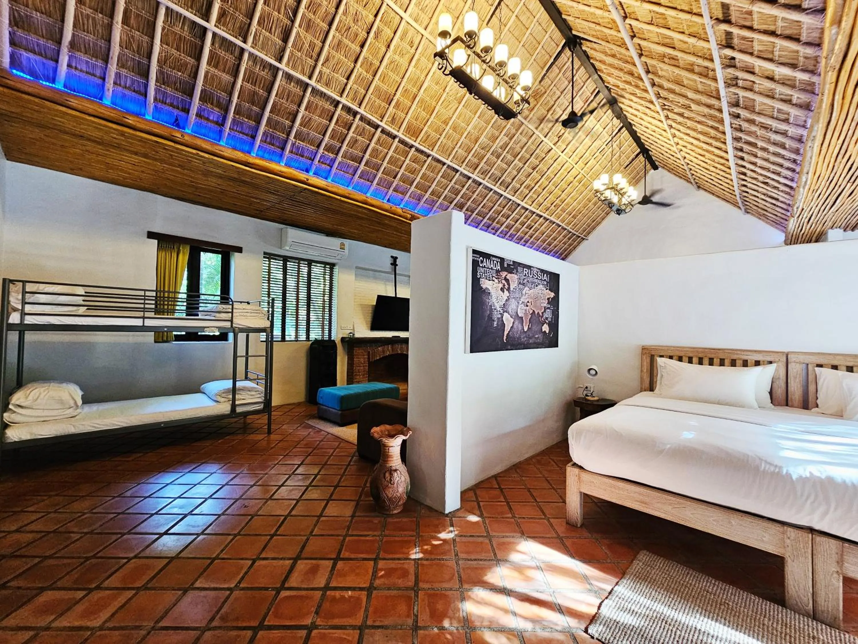 Bed in Baanpong Lodge