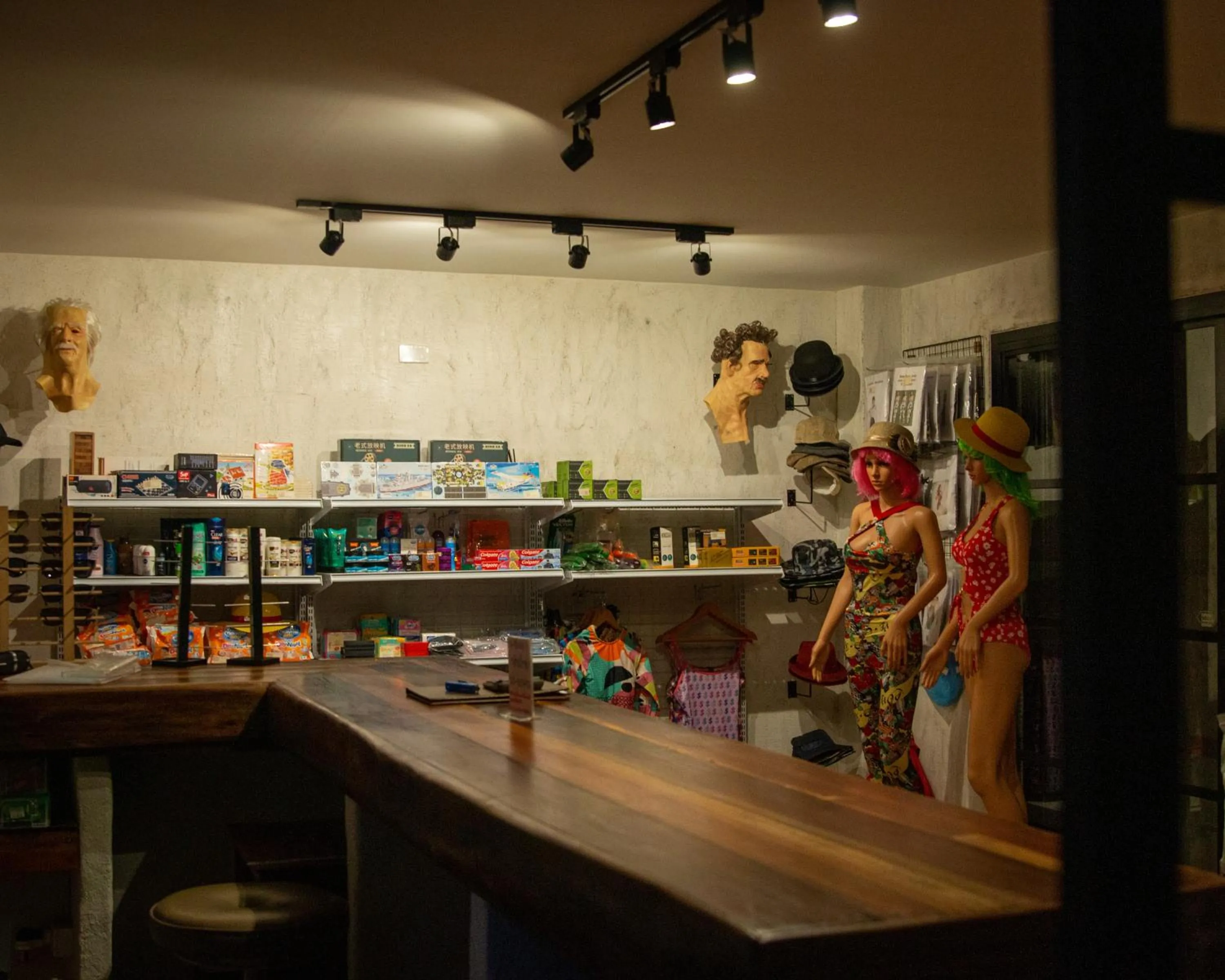 Shopping Area in Baanpong Lodge