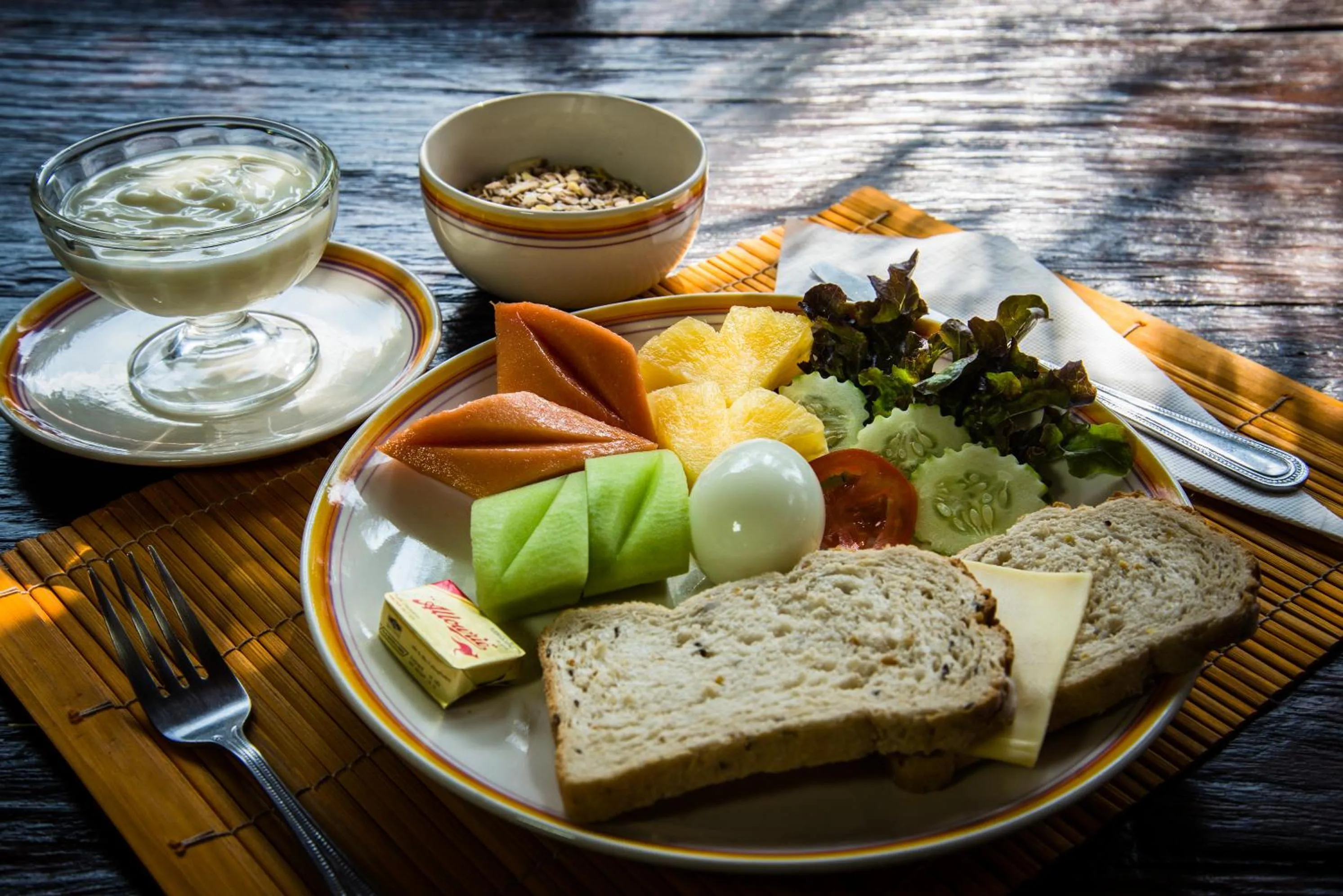 Food and drinks in Baanpong Lodge