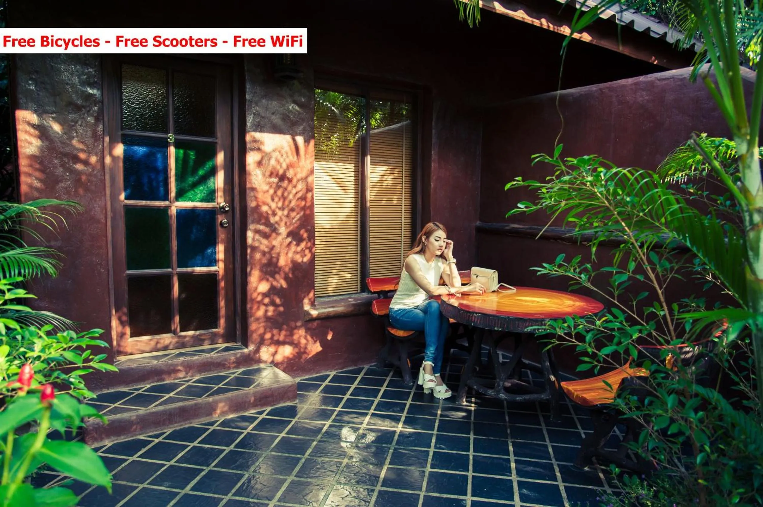 Patio in Baanpong Lodge