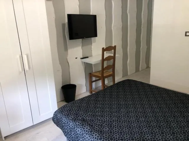 Bed in HOTEL BON ACCUEIL