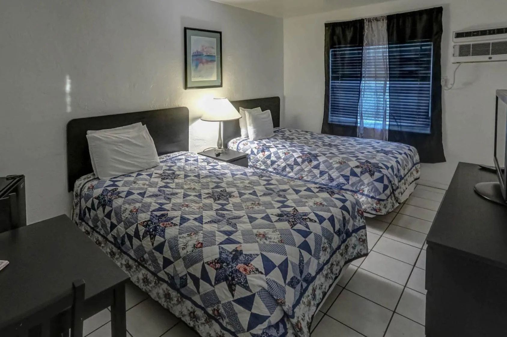 Bed in Richard's Motel