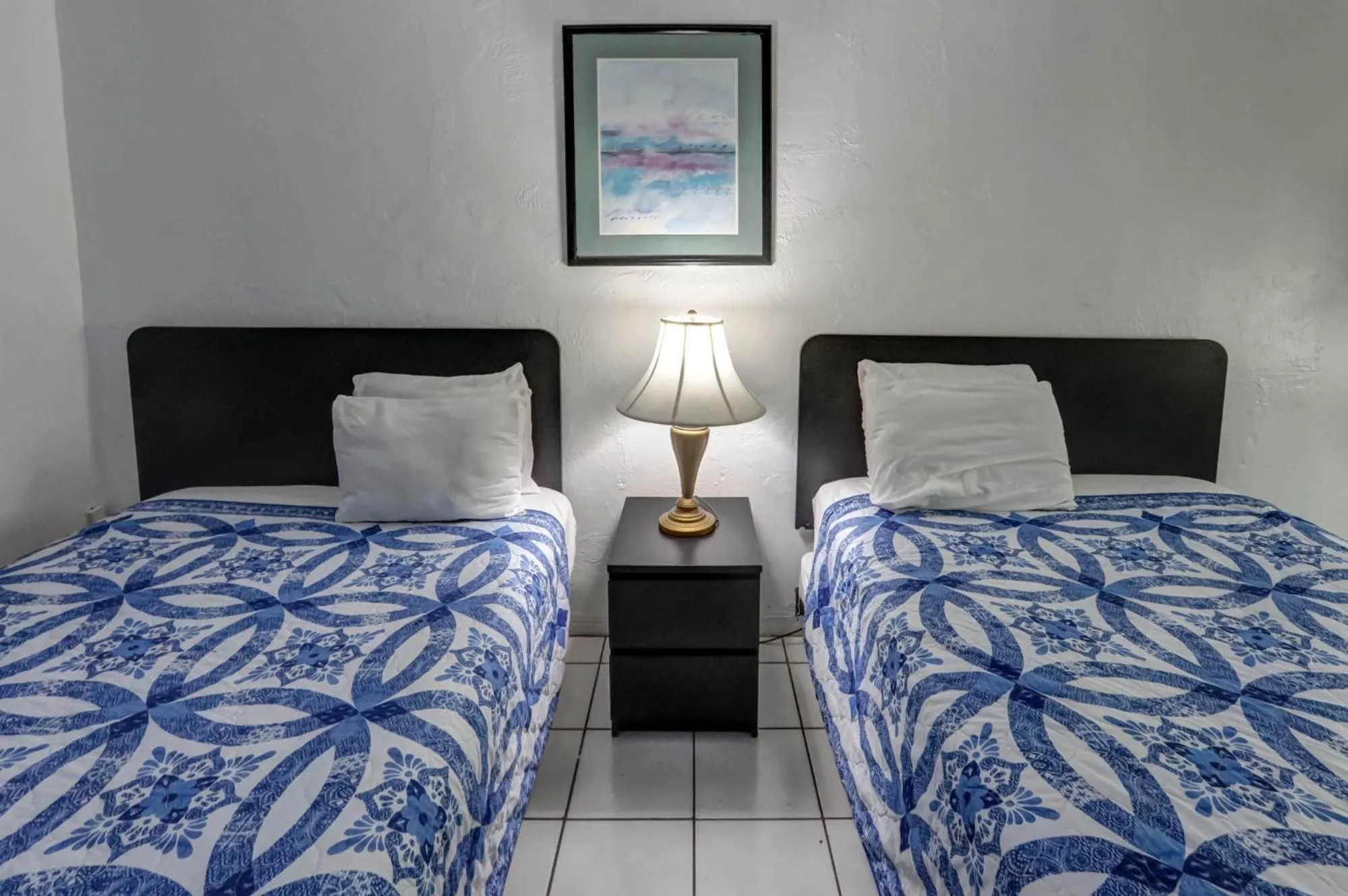 Bed in Richard's Motel