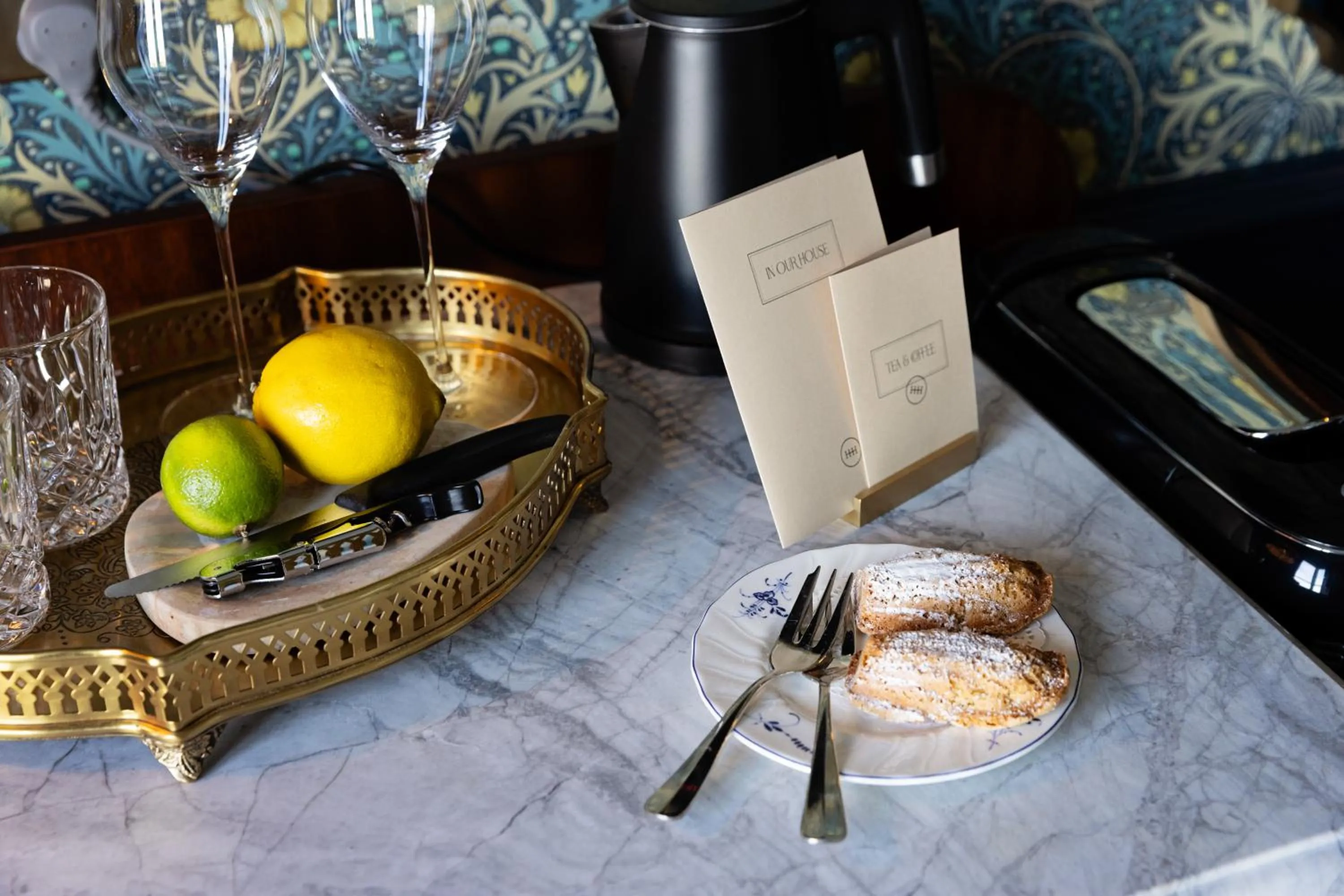 Coffee/tea facilities in Haddington House Hotel