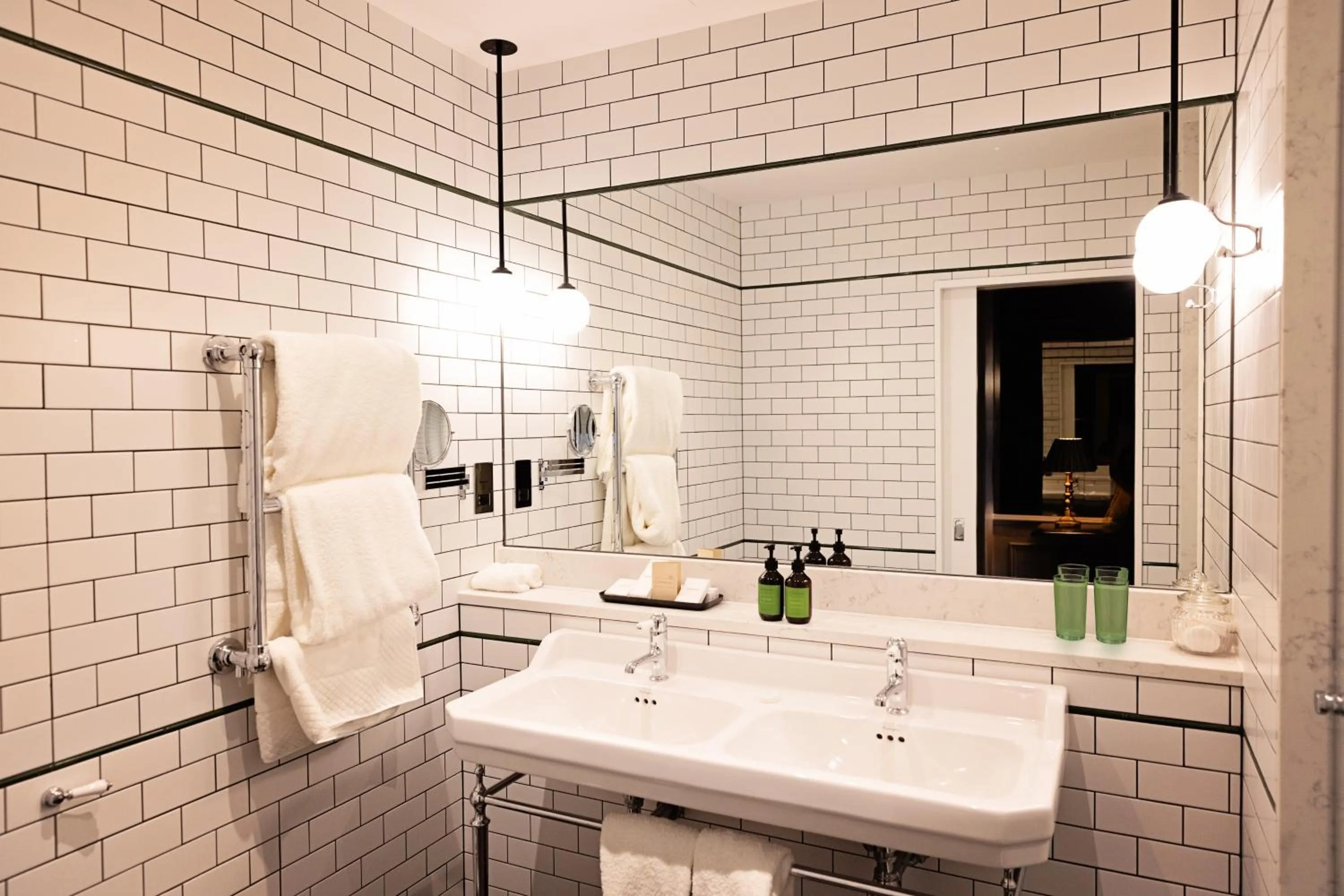 Shower in Haddington House Hotel