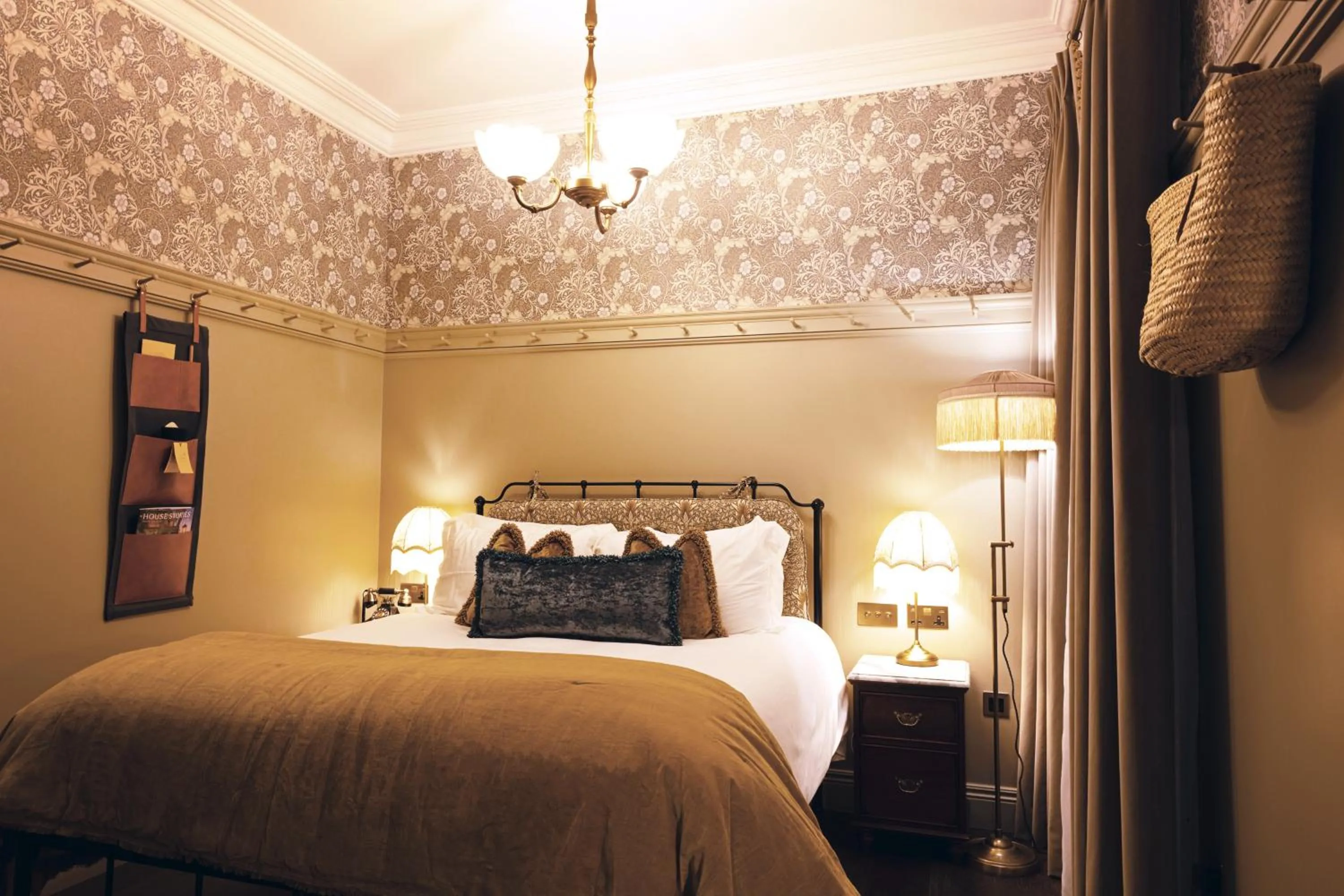 Bed in Haddington House Hotel