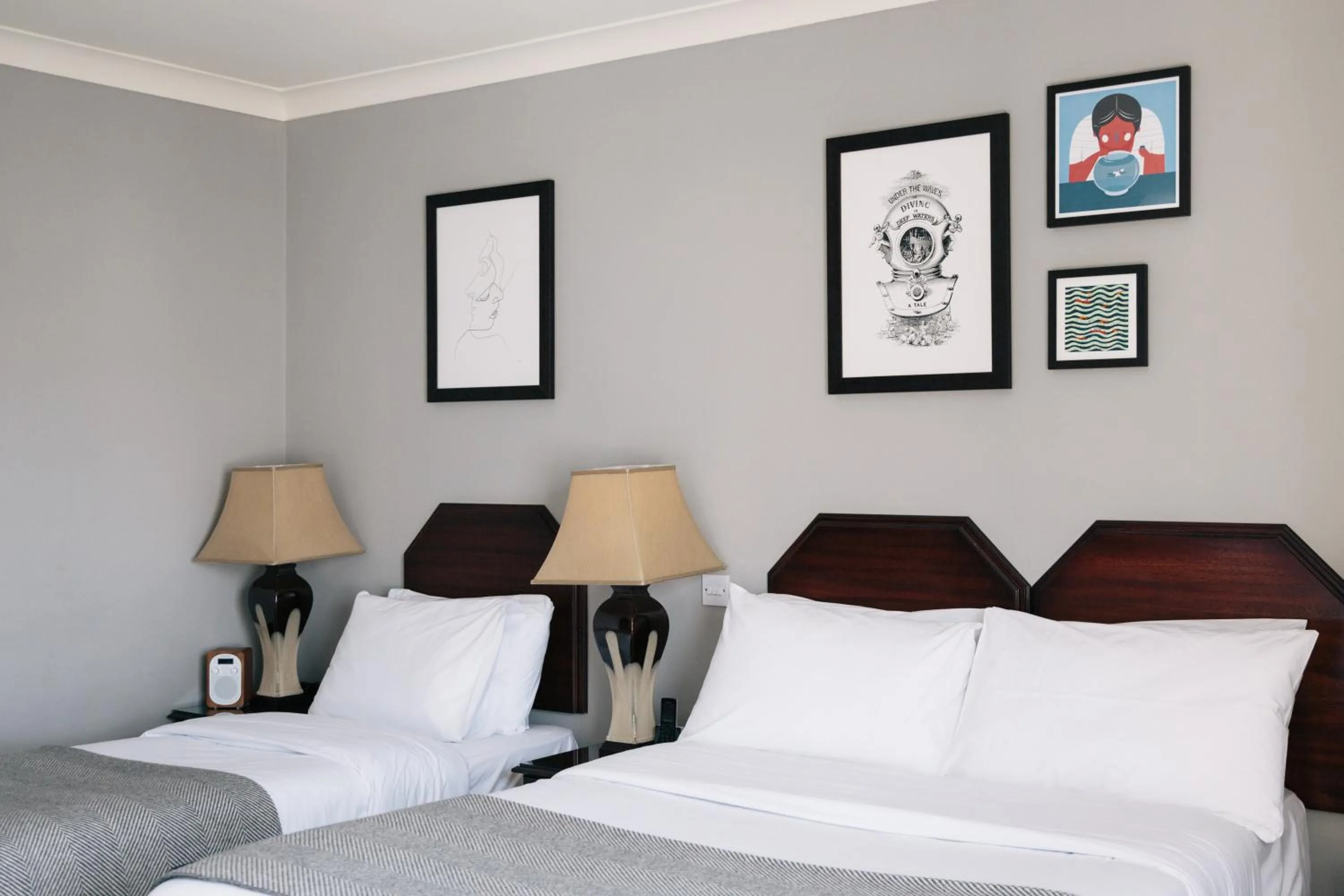 Bathroom, Bed in Haddington House