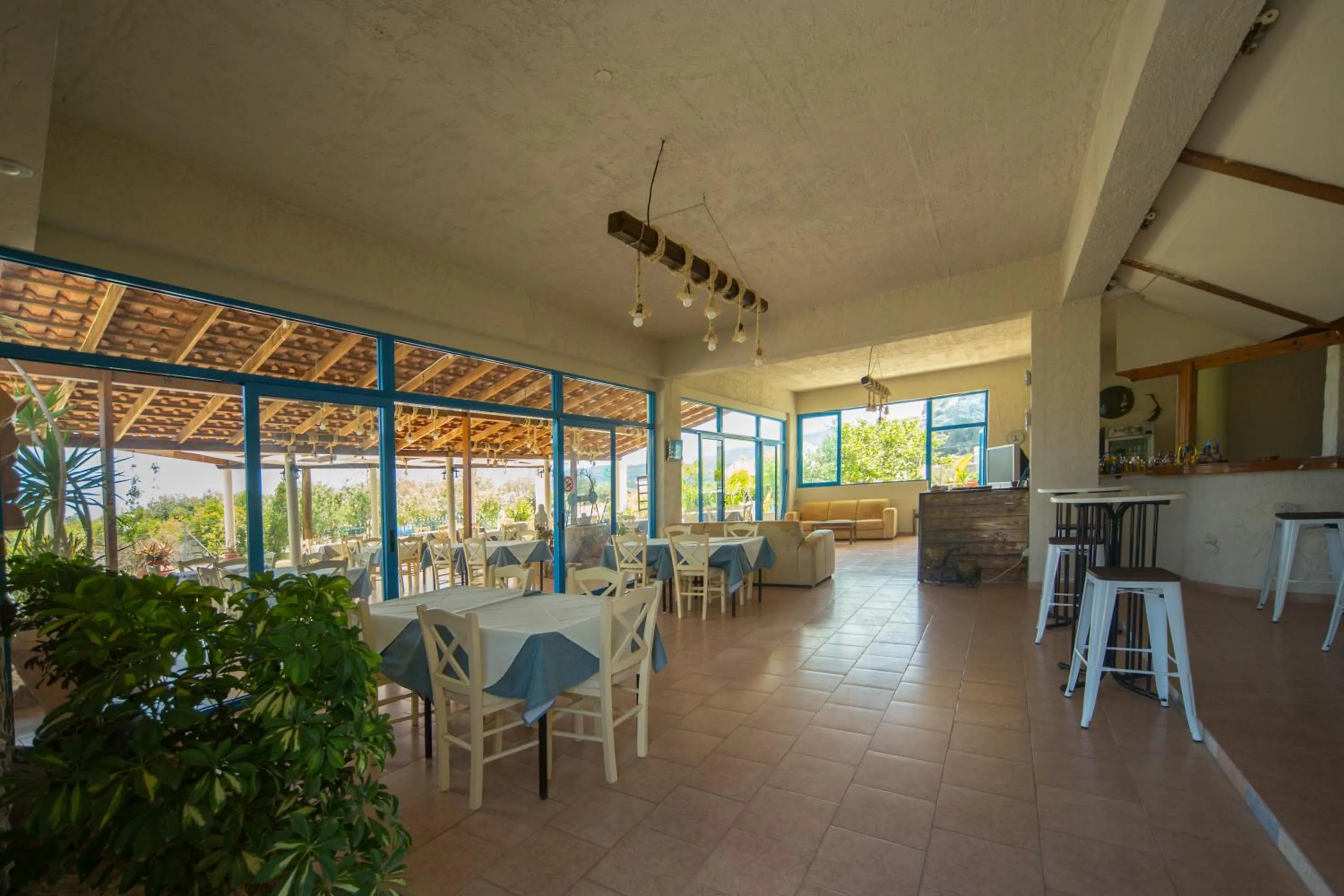 Restaurant/places to eat in Sea Harmony