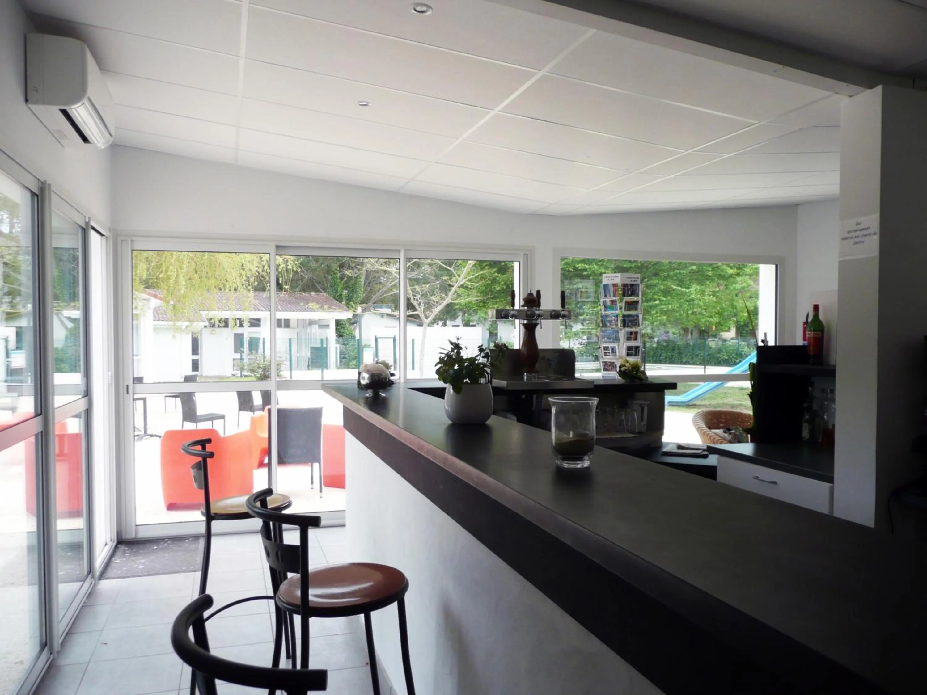 Lounge or bar in Cap Océan