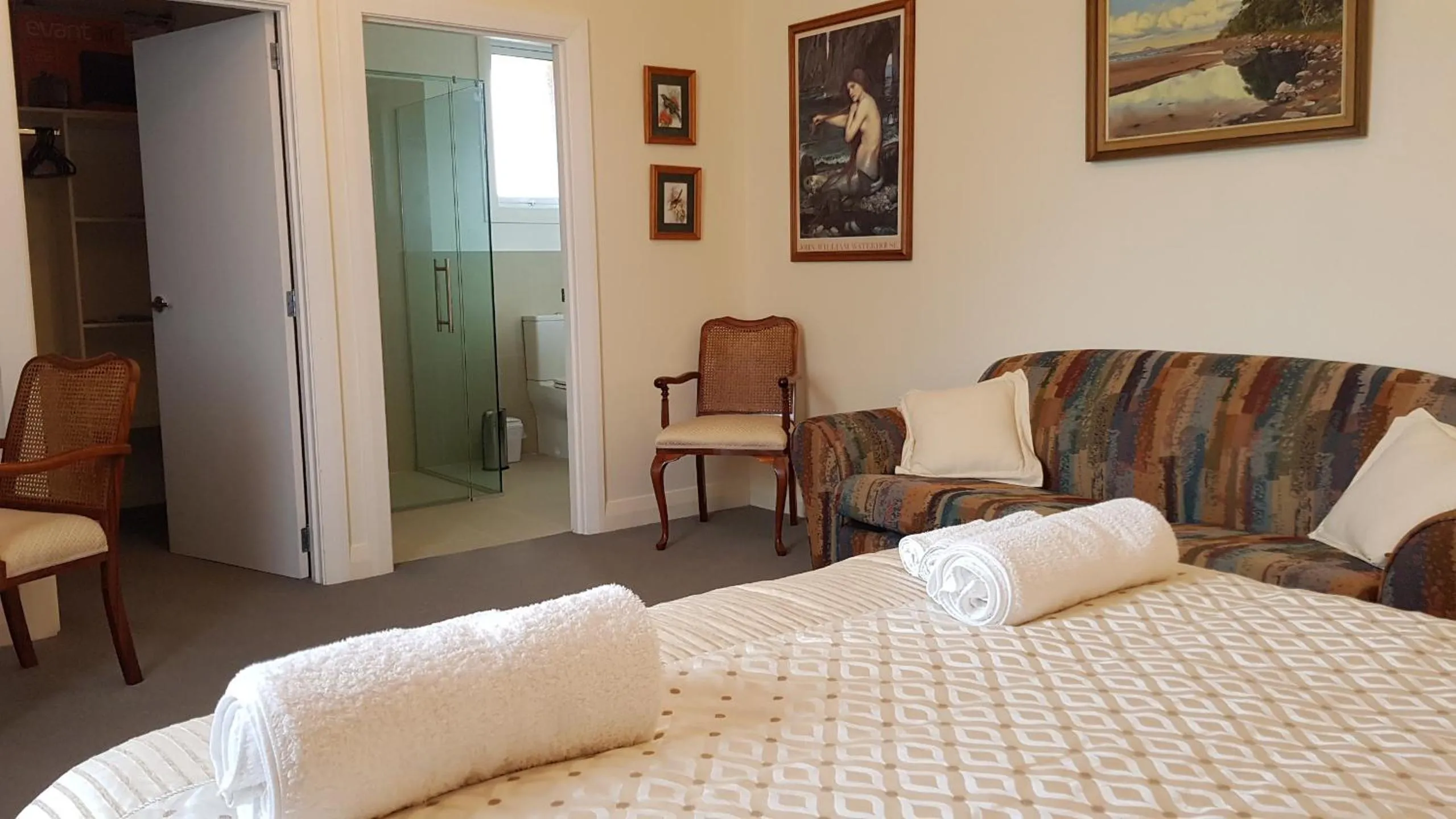 Bedroom, Bed in 113 On Park