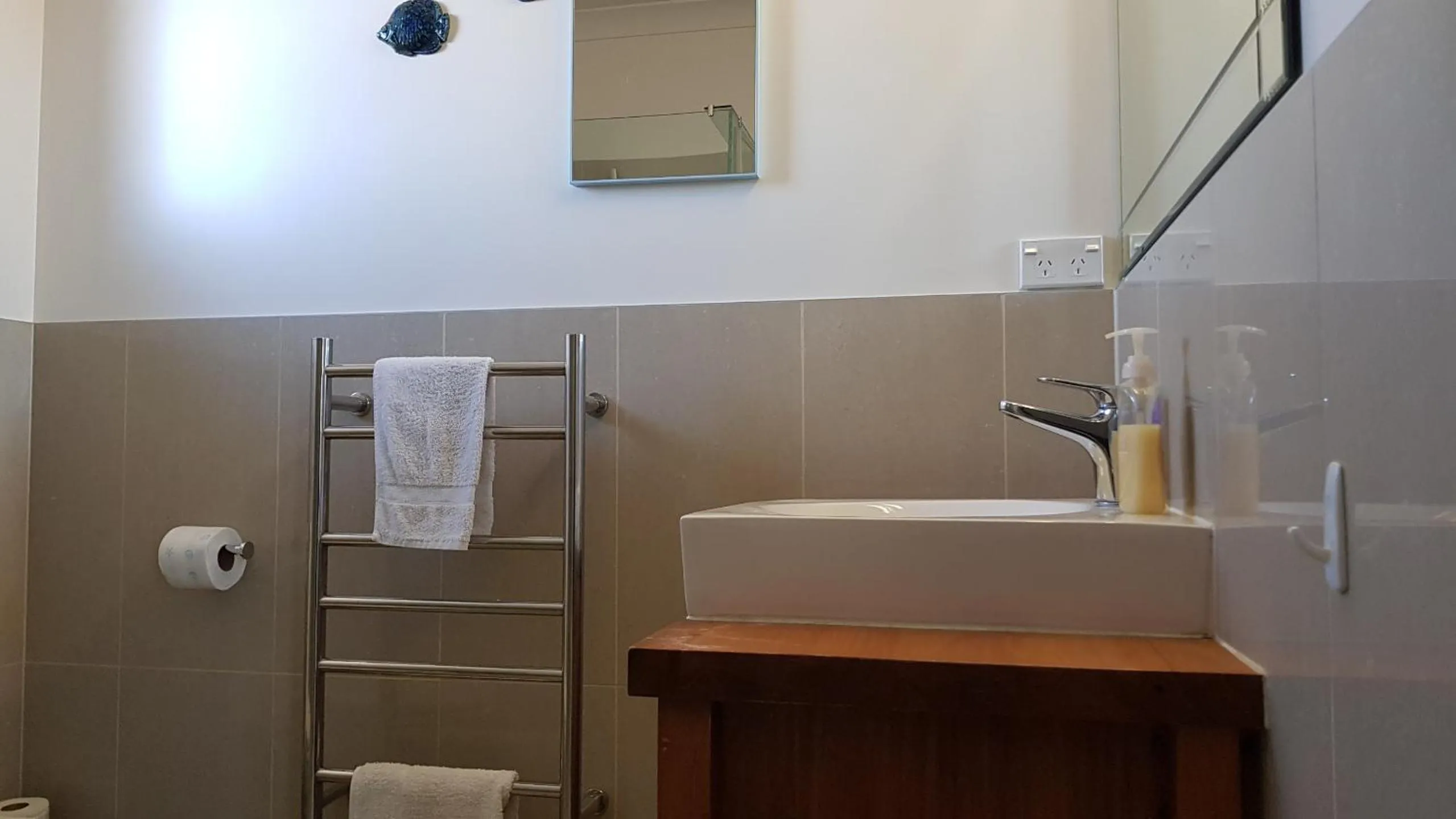 Shower in 113 On Park