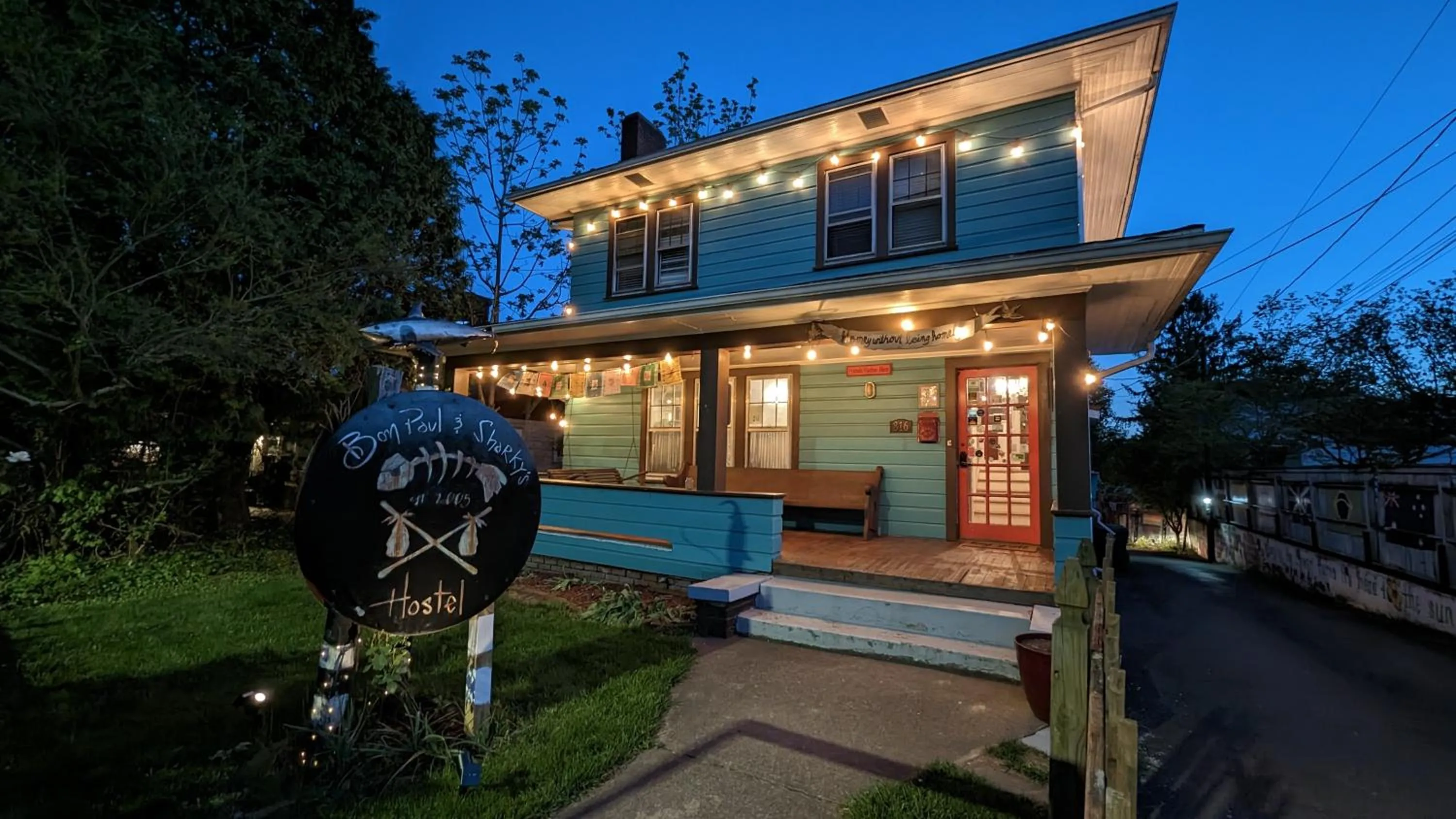 Bon Paul & Sharky's Hostel