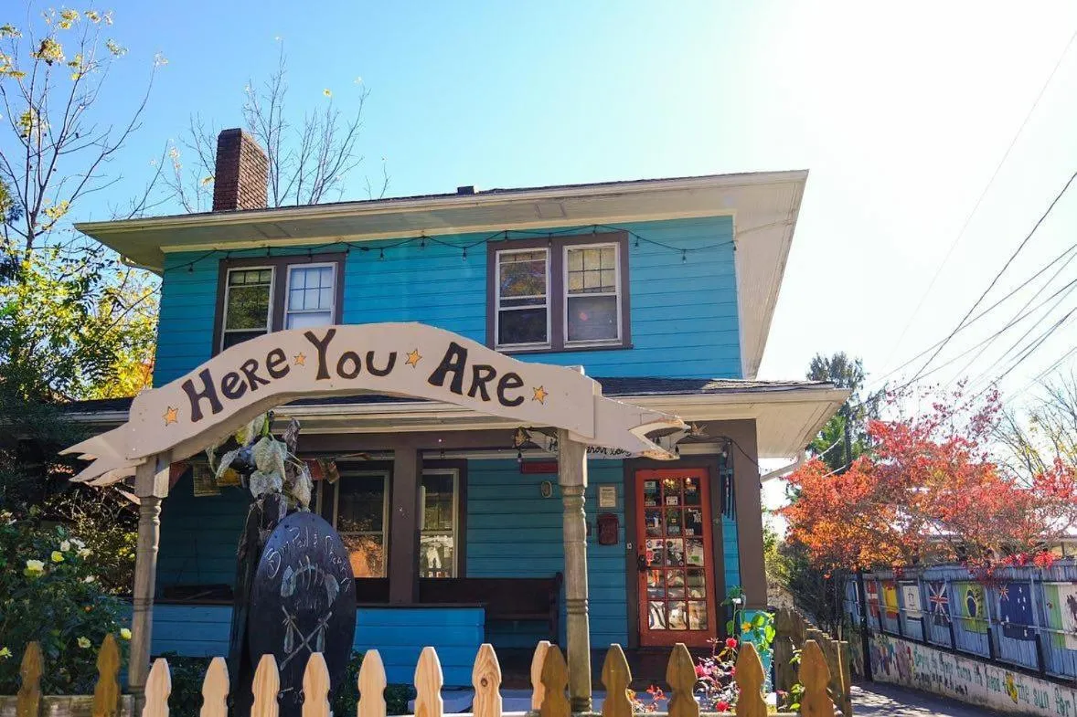 Bon Paul & Sharky's Hostel