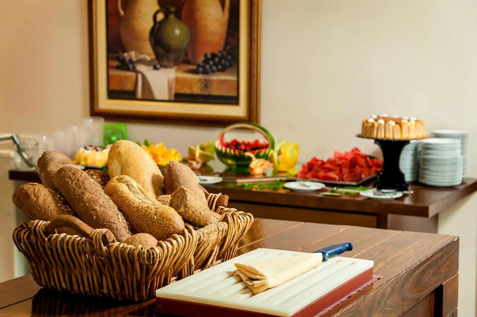 Restaurant/places to eat in Adelais Hotel