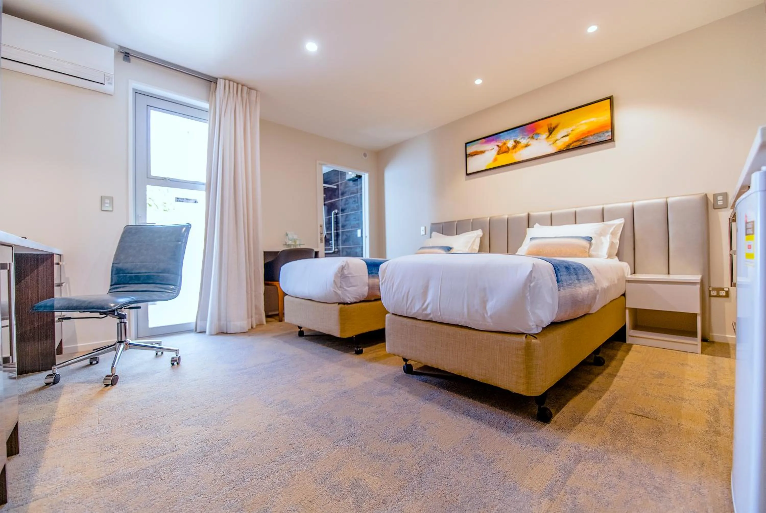 Photo of the whole room, Bed in Alpine Hotel