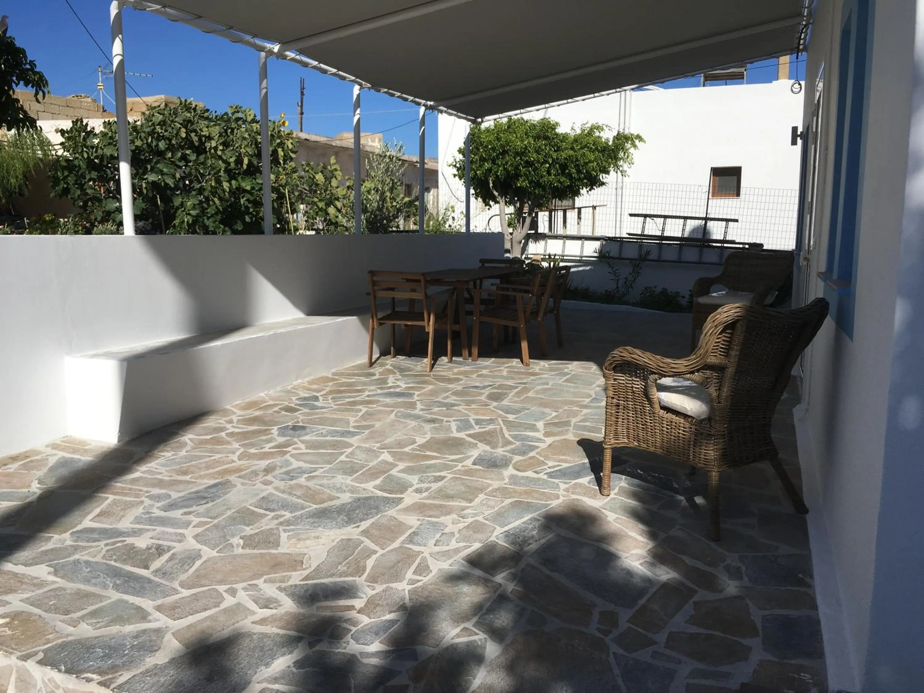 Helios Studios & Apartments