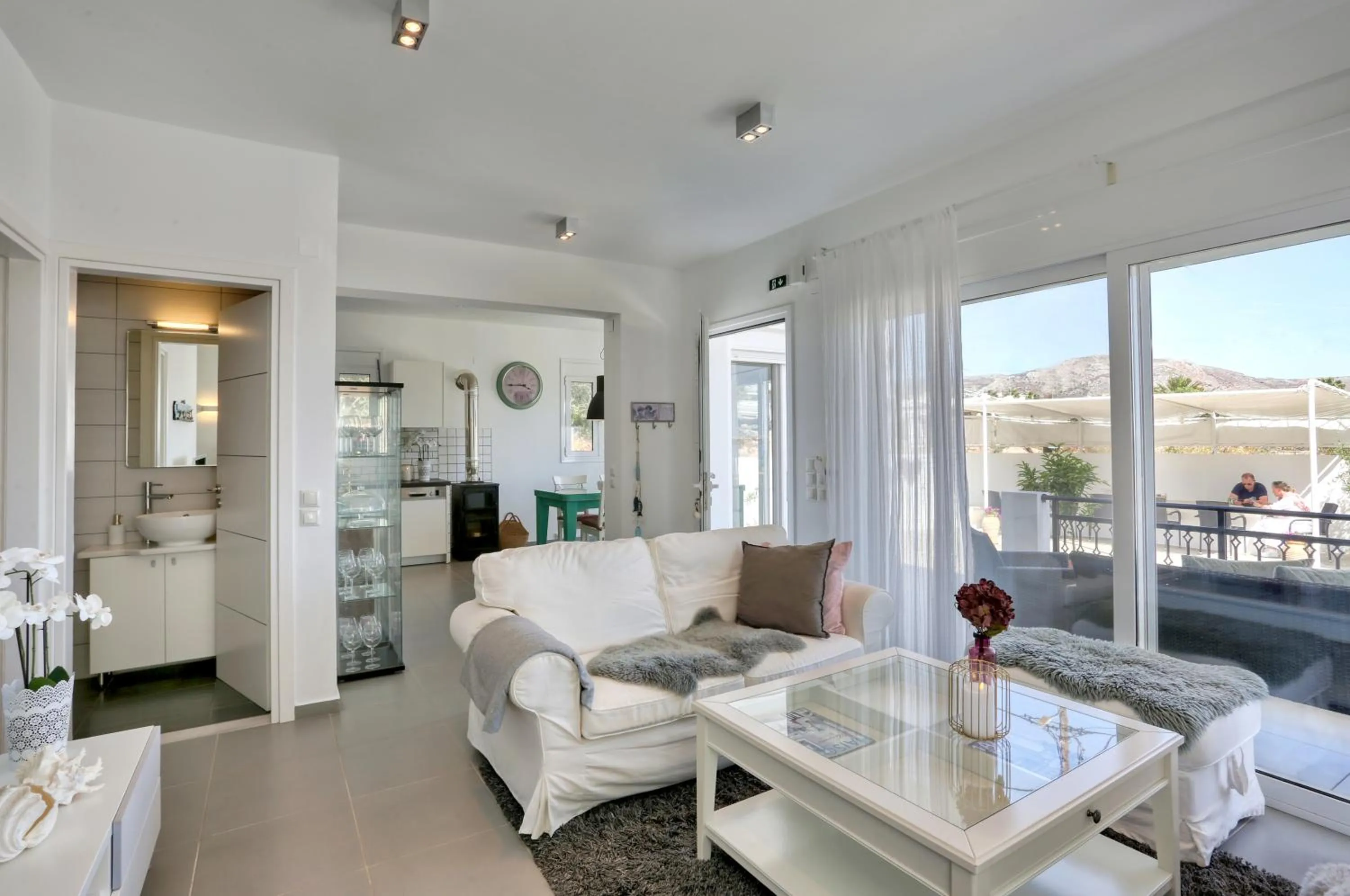 Helios Studios & Apartments