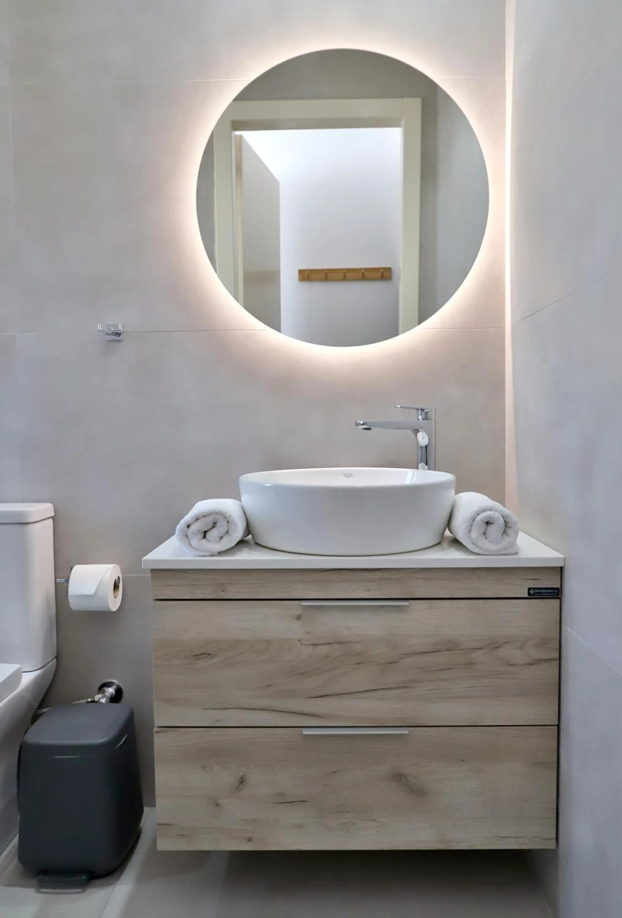 Helios Studios & Apartments