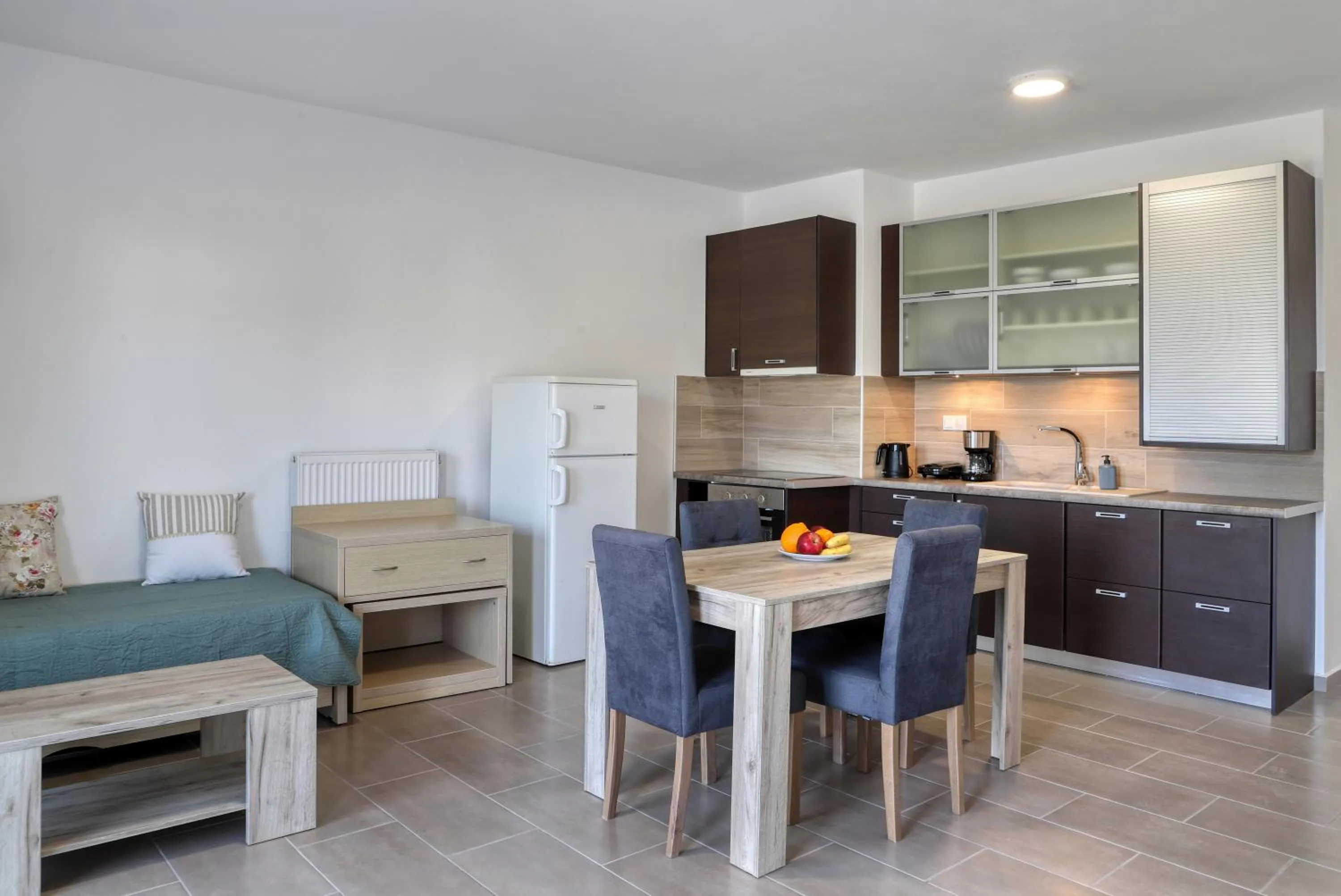 Helios Studios & Apartments