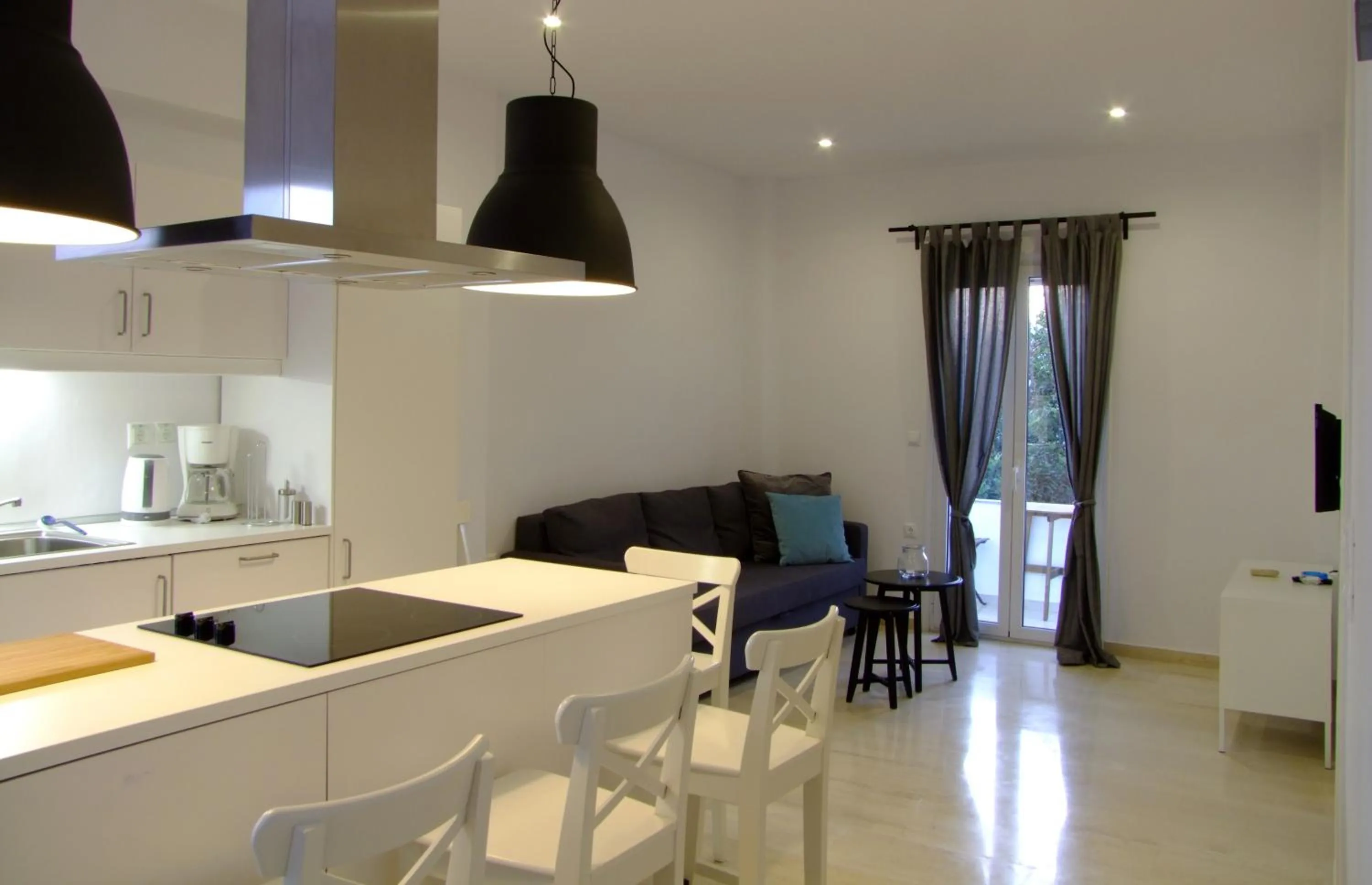 Helios Studios & Apartments