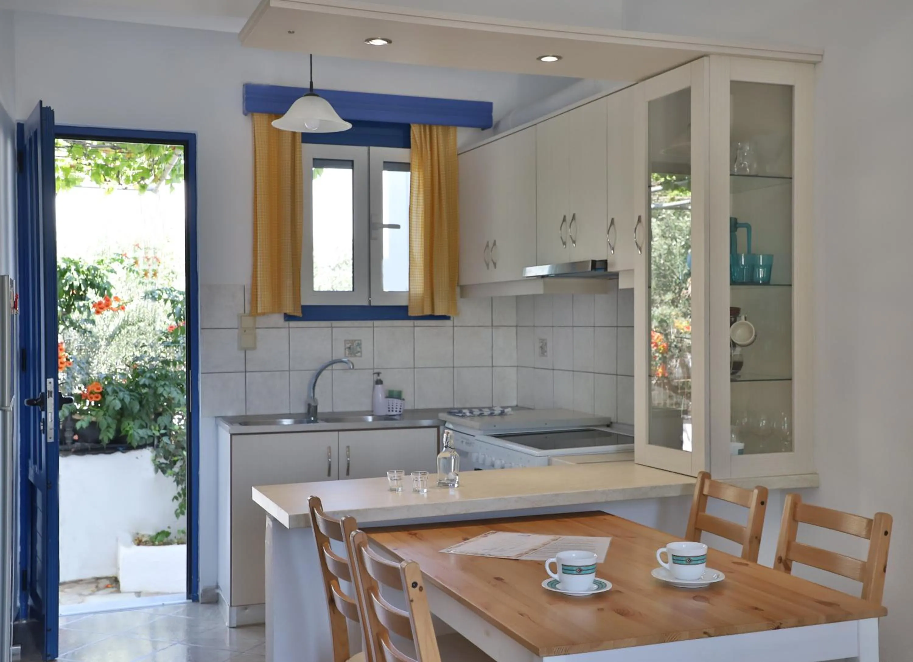 Helios Studios & Apartments