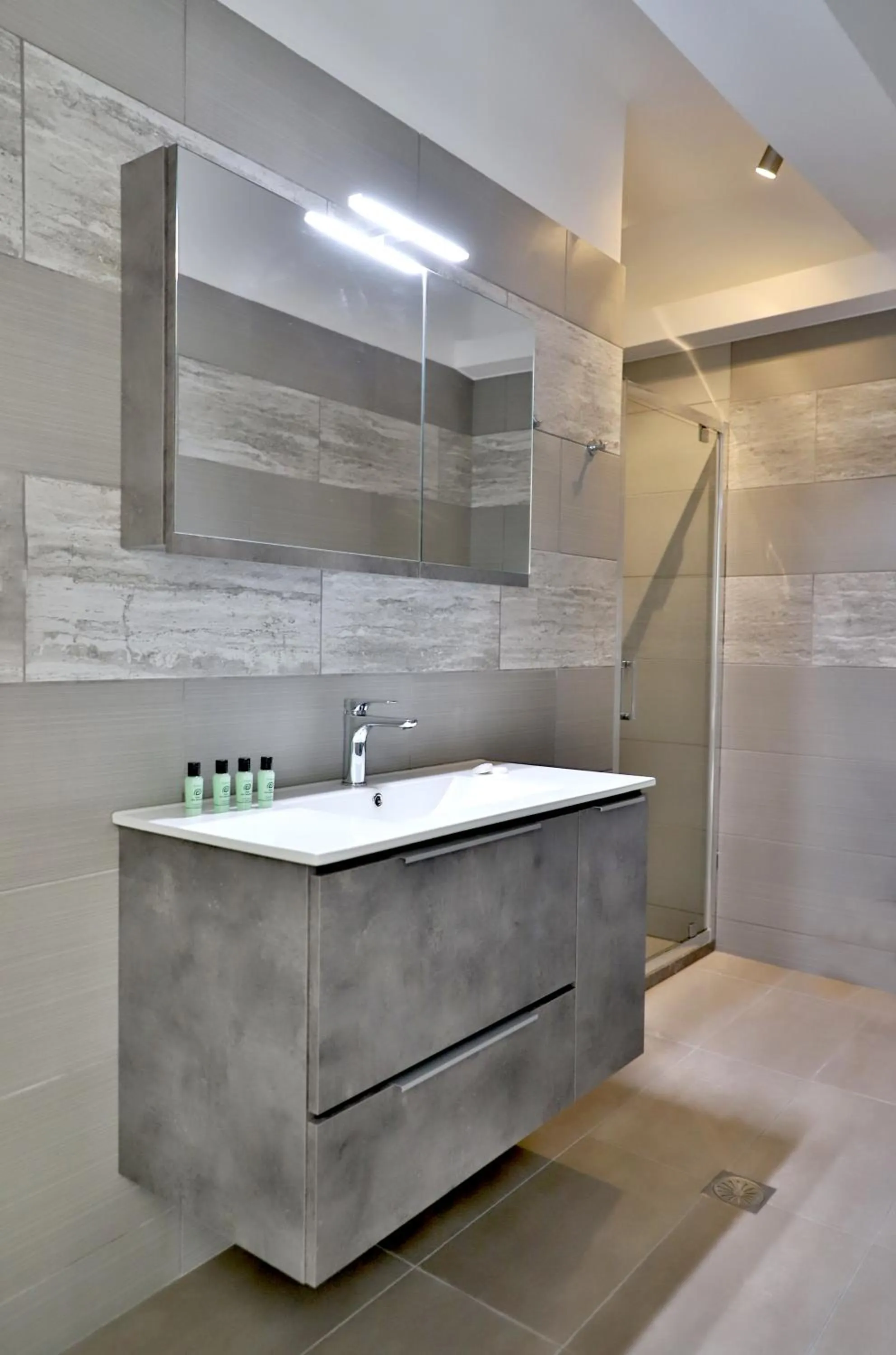 Helios Studios & Apartments