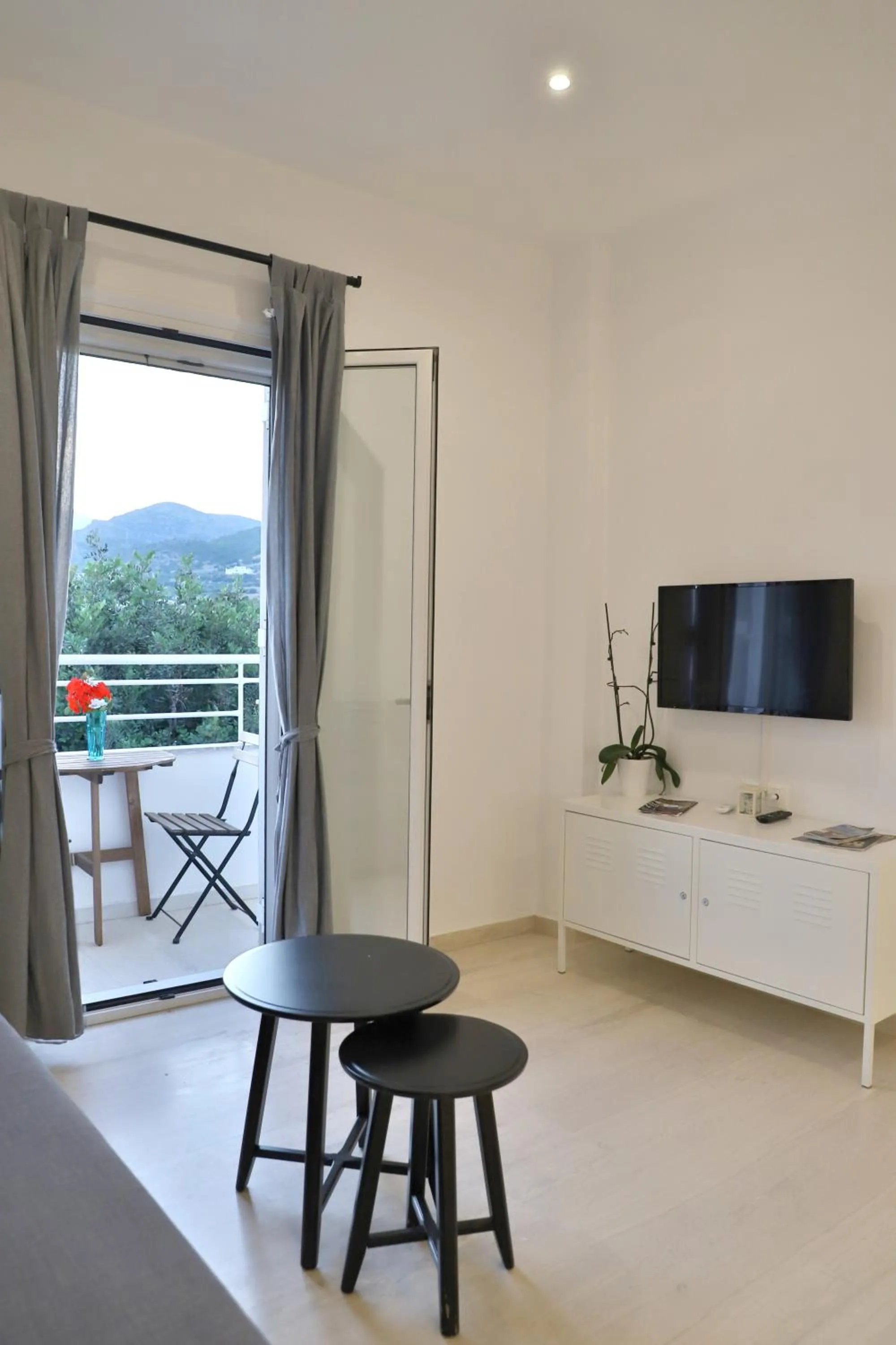 Helios Studios & Apartments