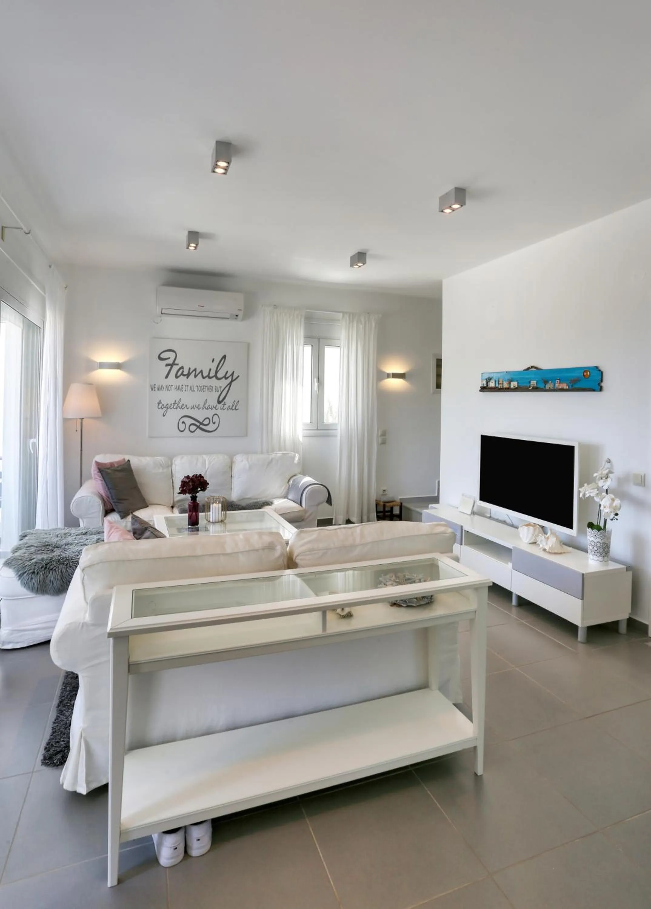 Bed in Helios Studios & Apartments