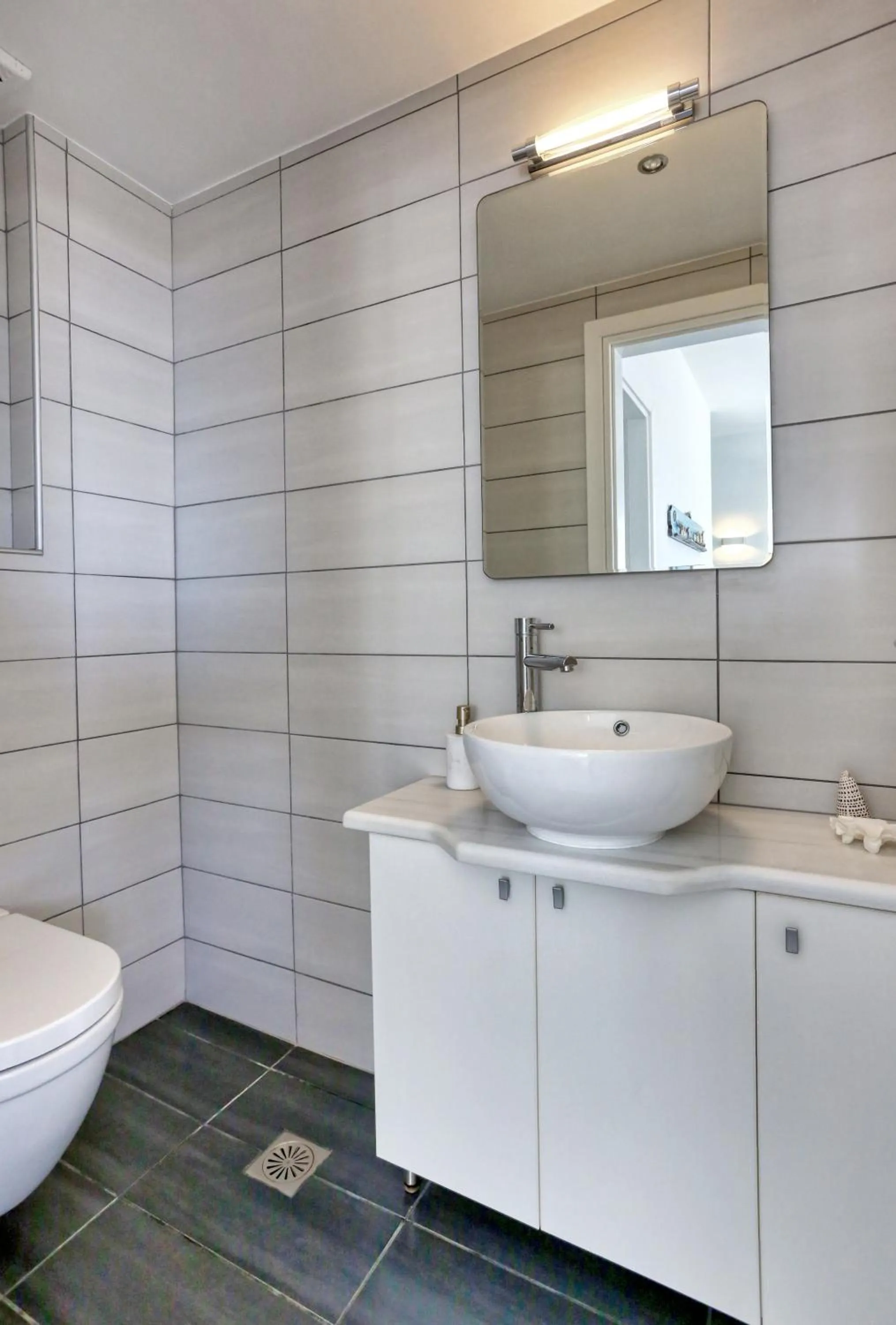 Helios Studios & Apartments