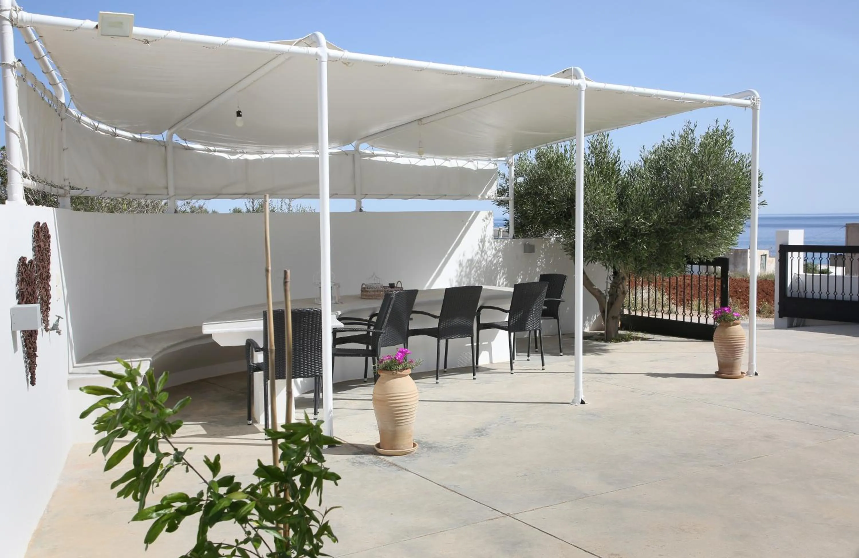 Helios Studios & Apartments