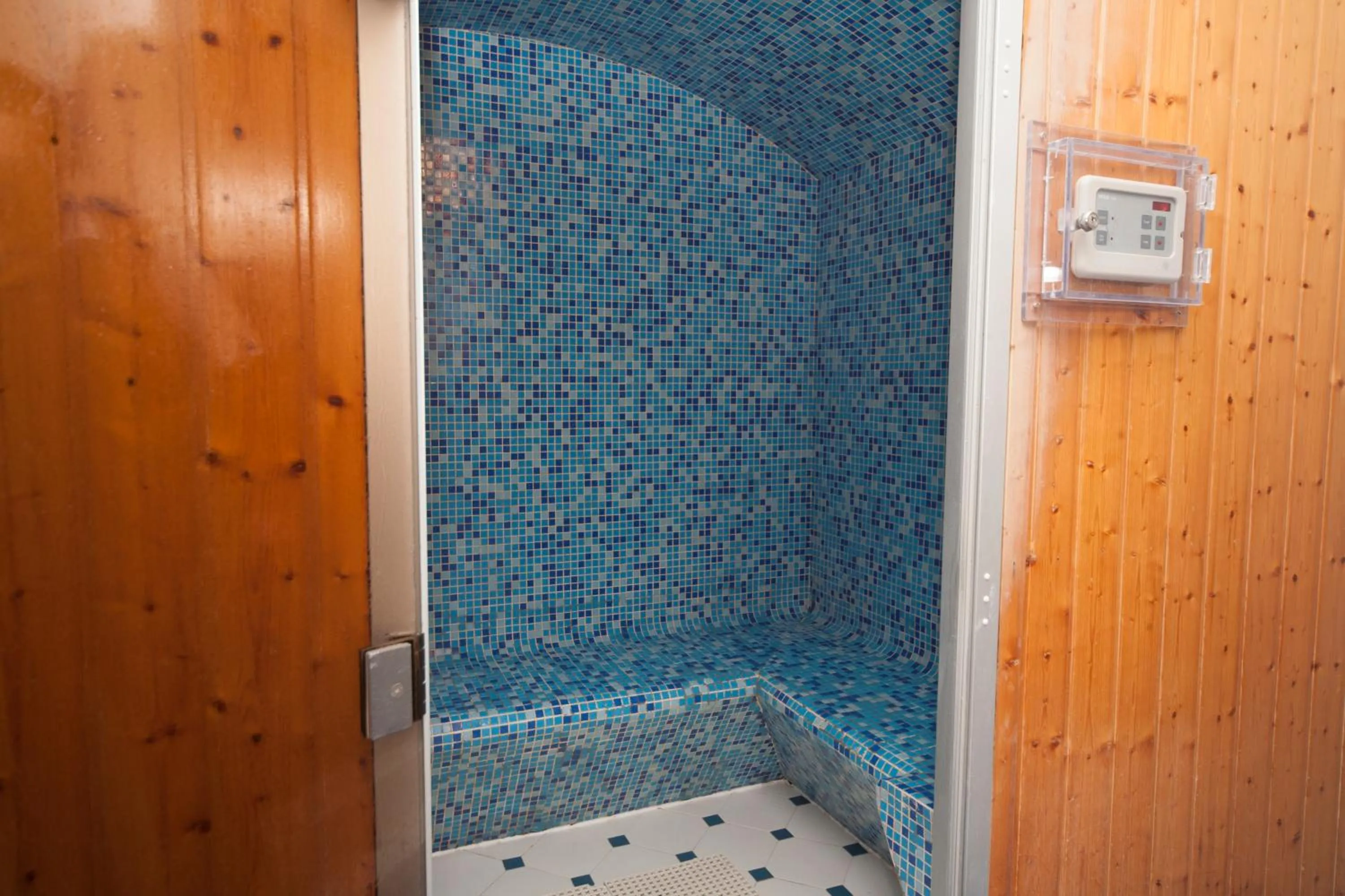 Steam room in Hotel Feira Pedra Bela