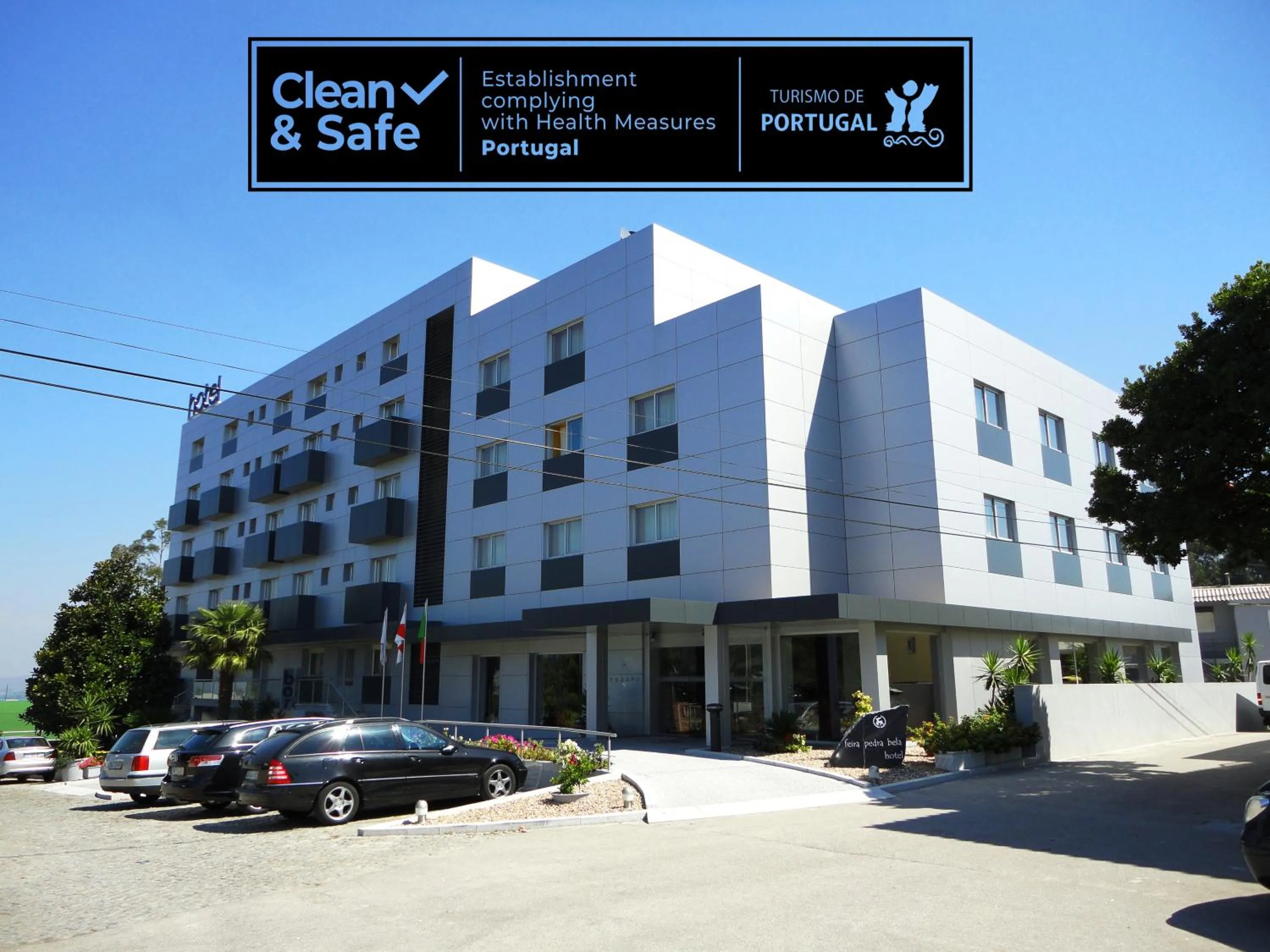 Property building in Hotel Feira Pedra Bela