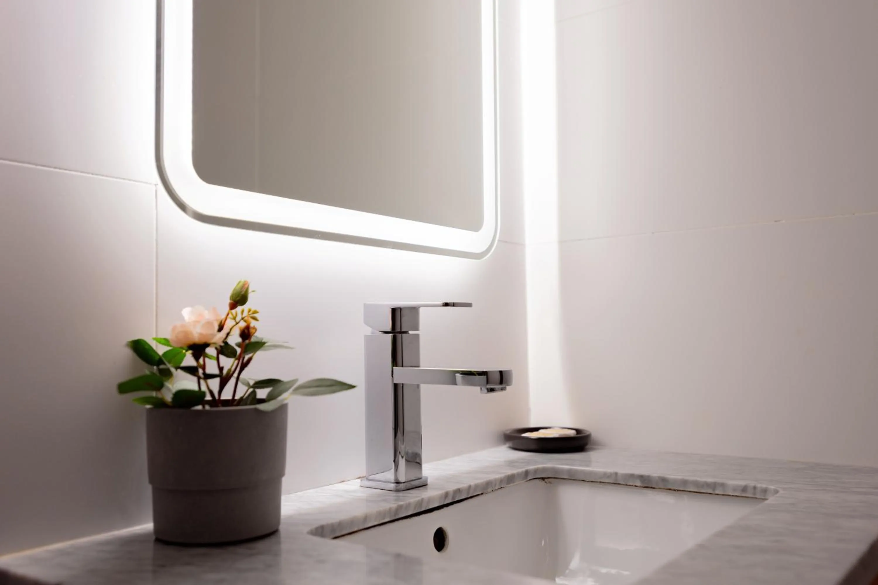 Toilet in YEHS Hotel Sydney QVB