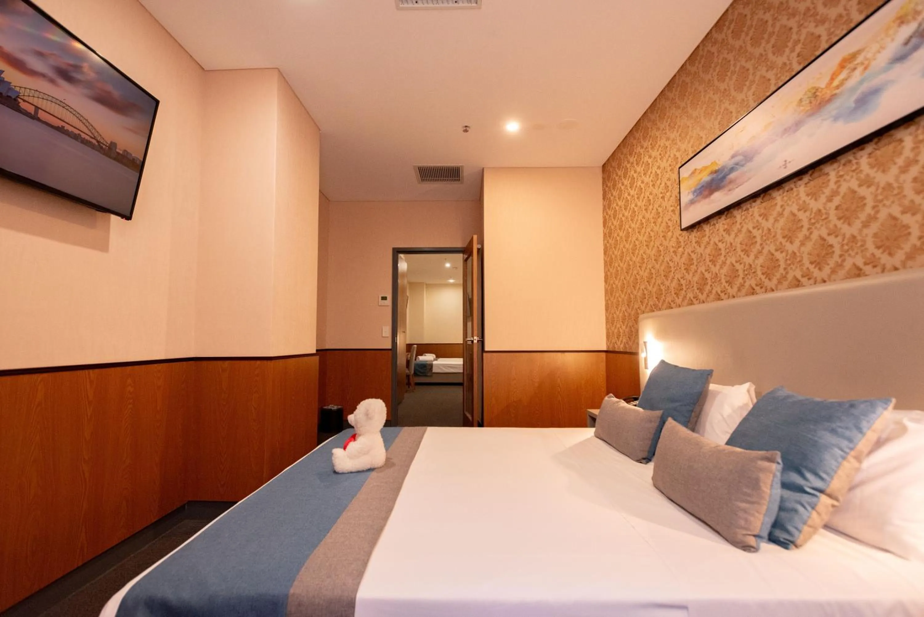 Bedroom, Bed in YEHS Hotel Sydney QVB