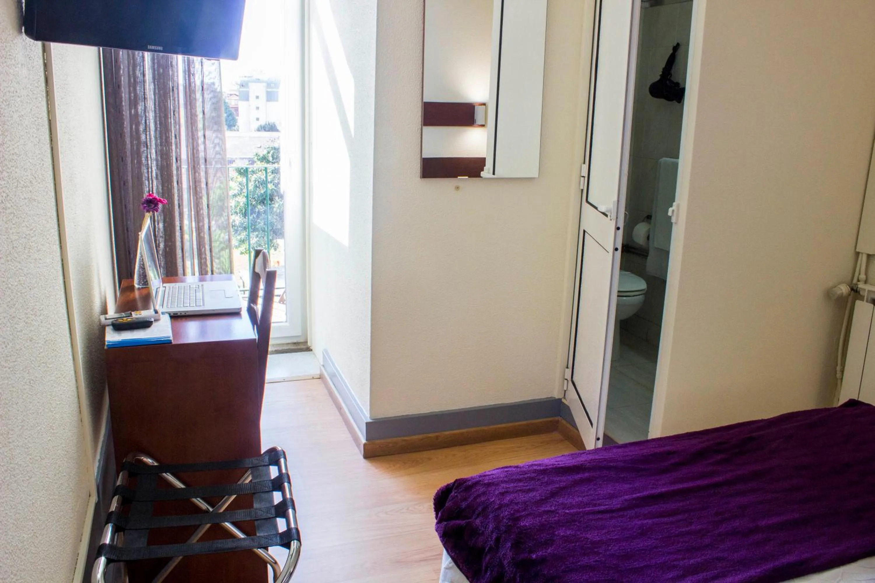 TV and multimedia, Bed in Hotel Estoril Porto