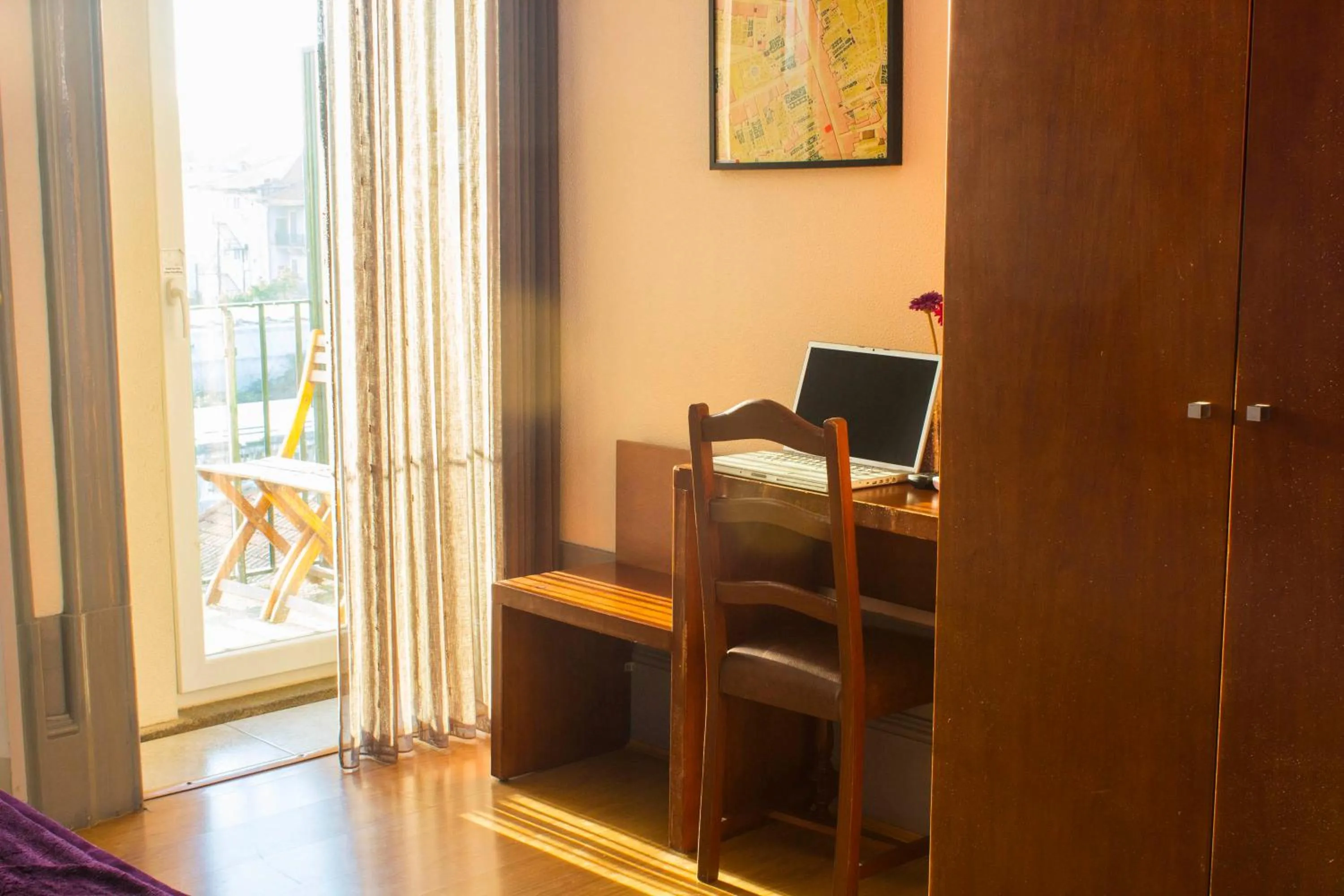 Seating area in Hotel Estoril Porto