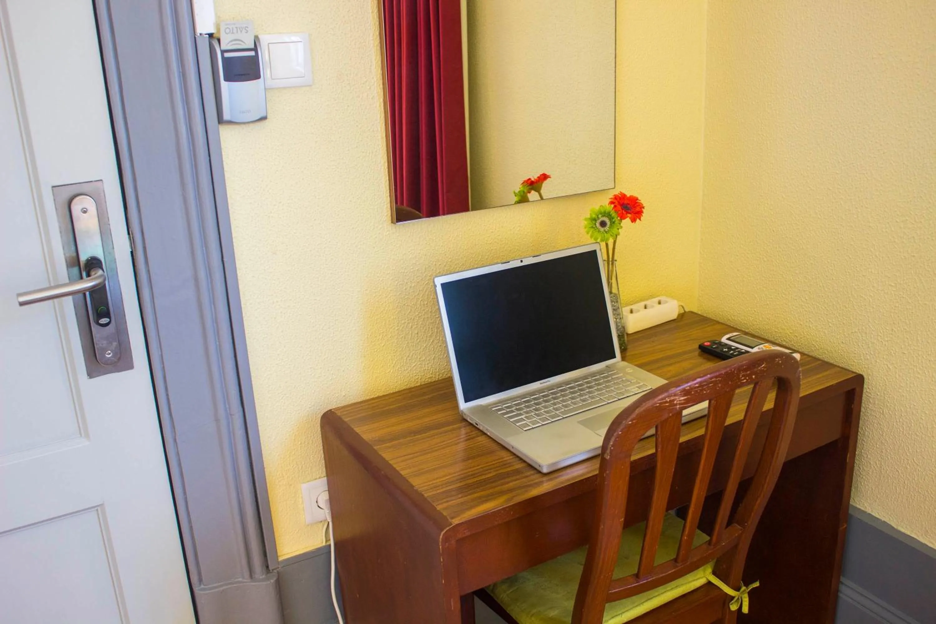 Bedroom in Hotel Estoril Porto