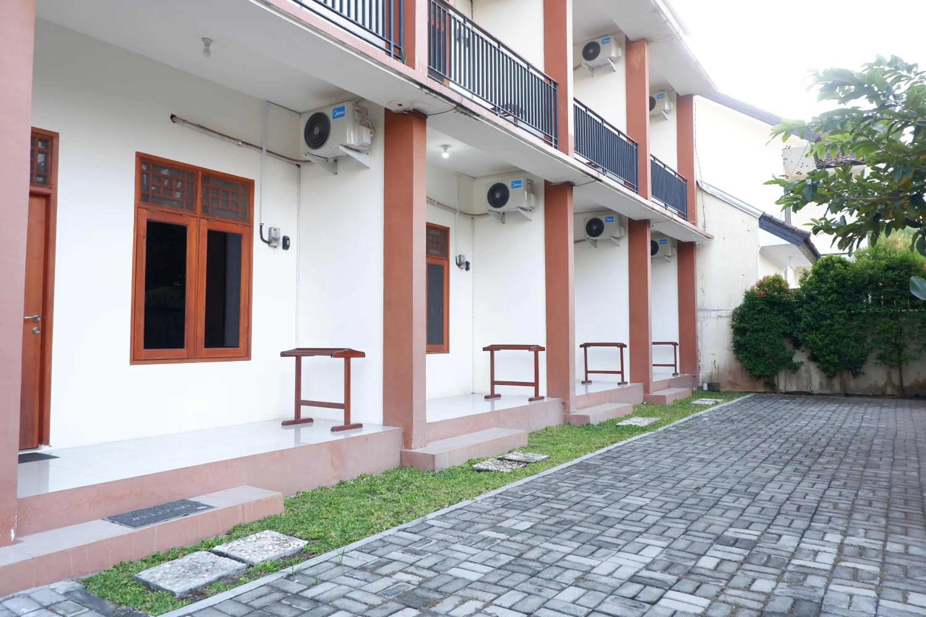 Property building in Reddoorz at Bale Eja Syariah Senggigi