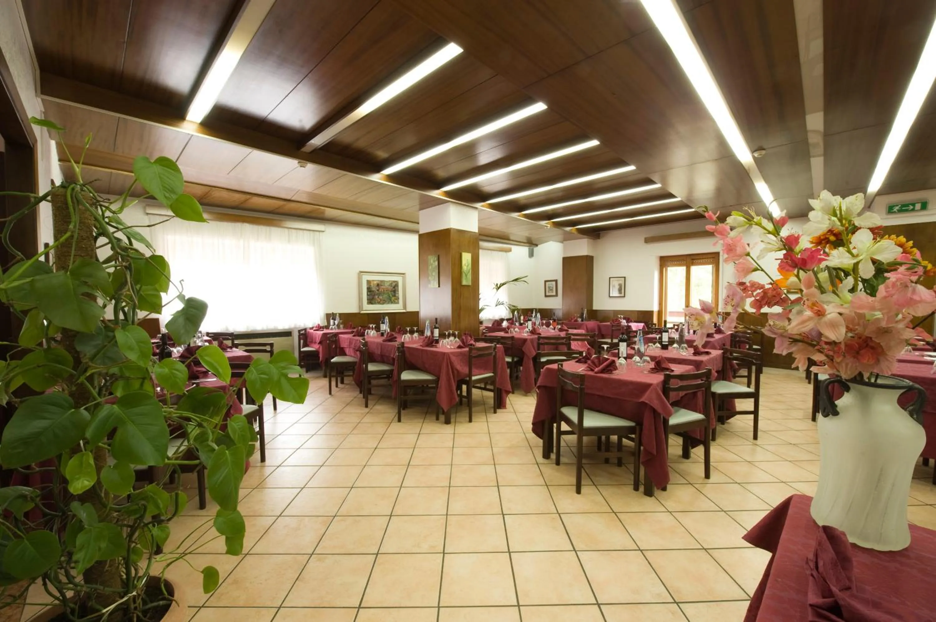 Restaurant/places to eat in Hotel Caldora