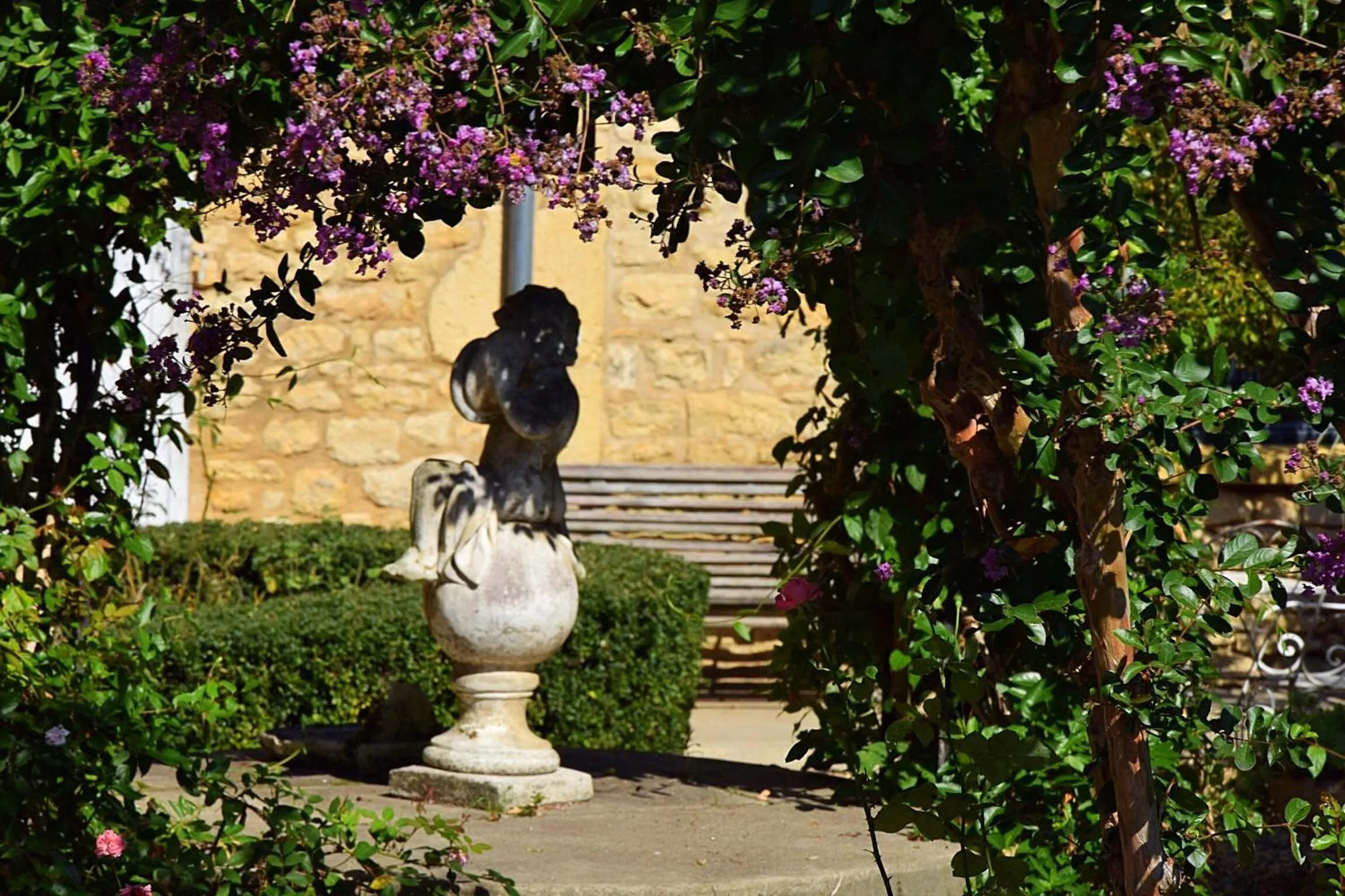 Garden in L'Intemporelle B&B