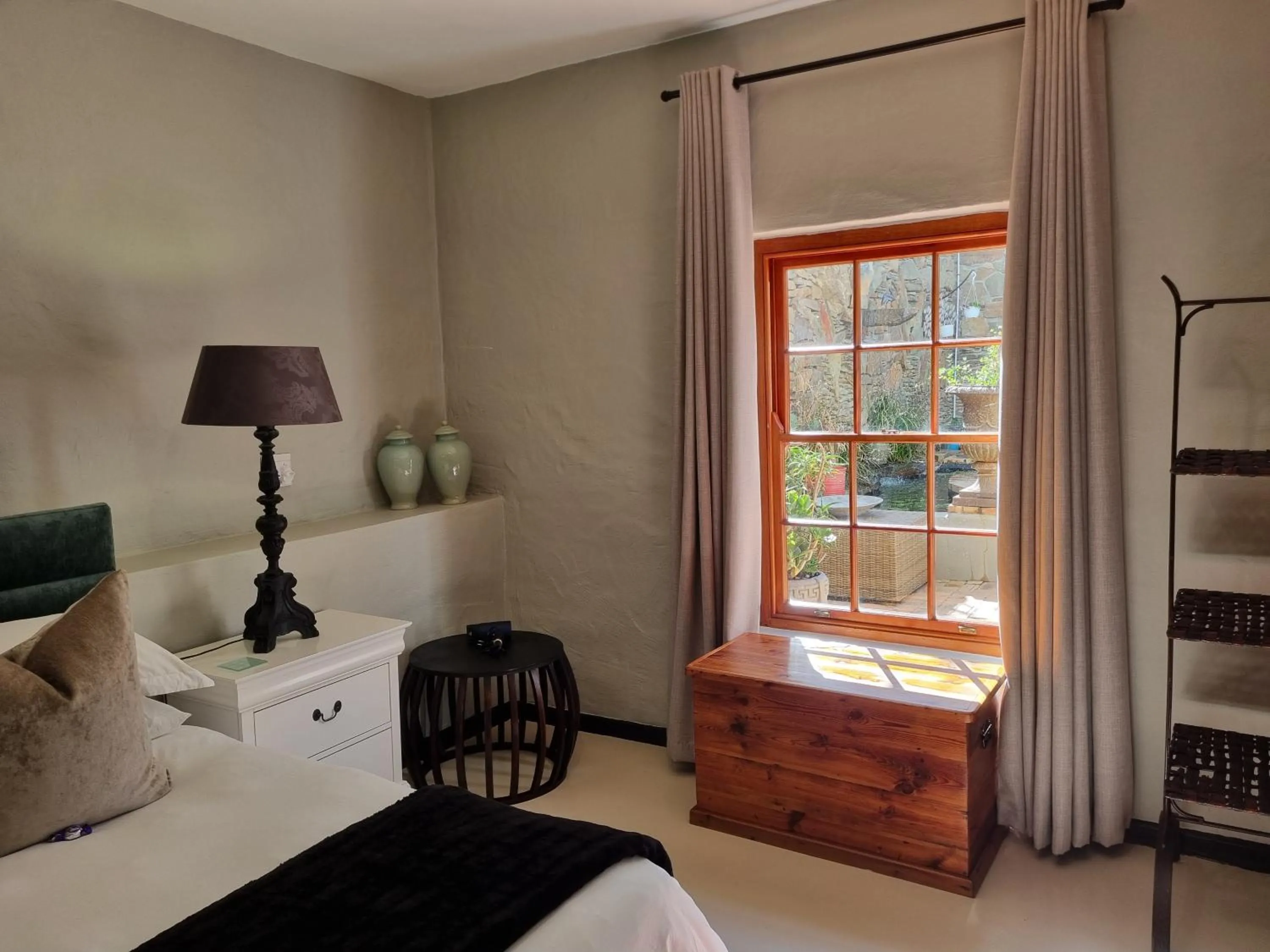 Bed in Barrydale Karoo - BOUTIQUE HOTEL