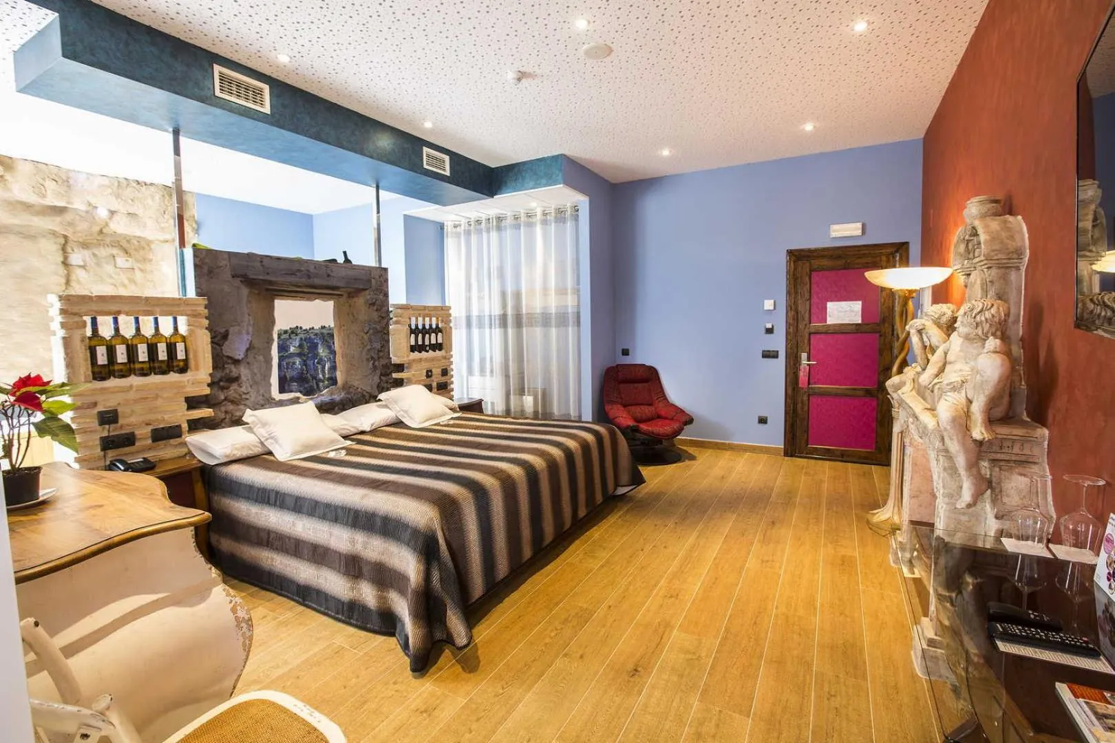 Photo of the whole room, Bed in Hotel SPA El Lagar de Isilla