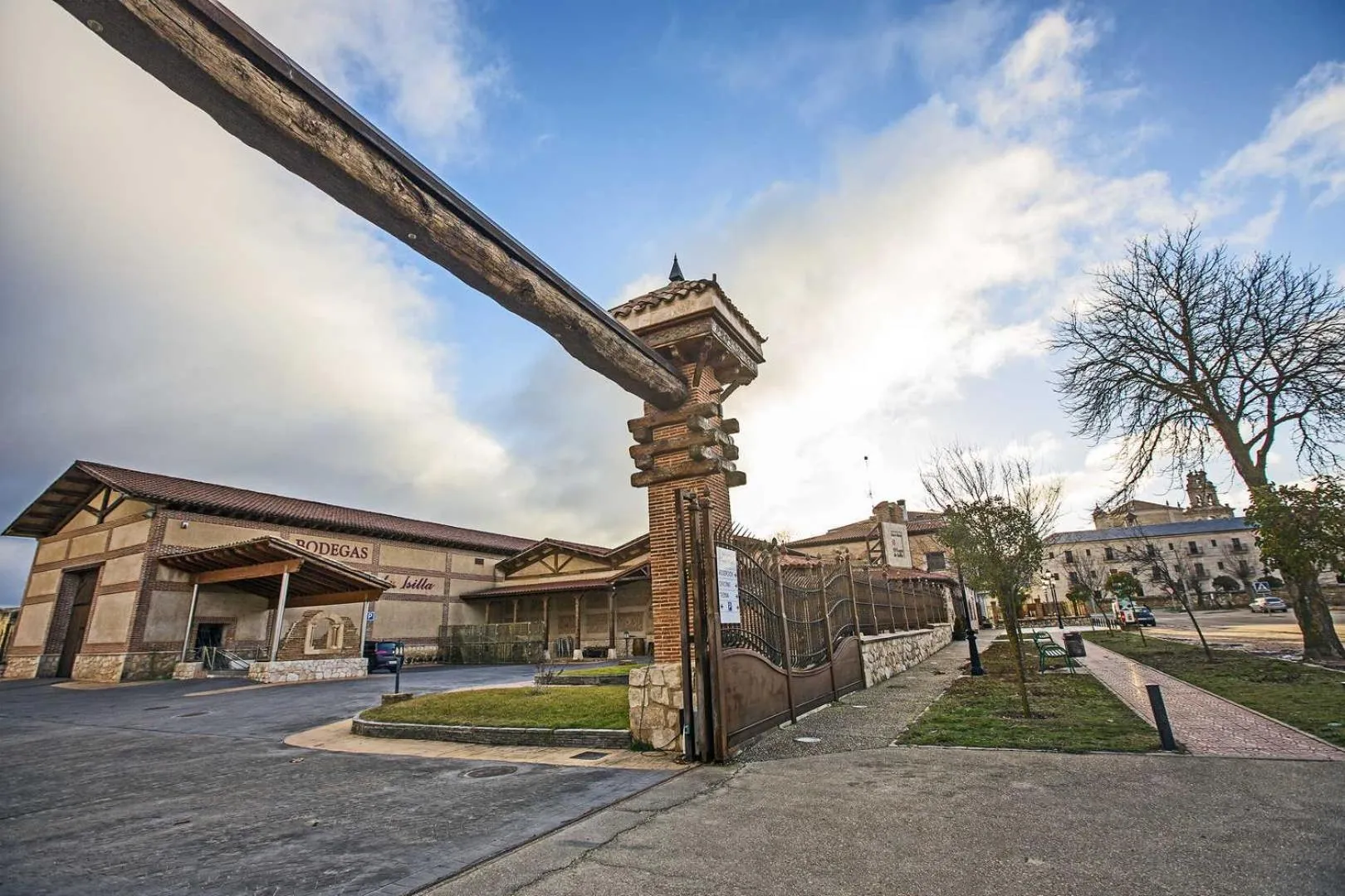 Property building in Hotel SPA El Lagar de Isilla