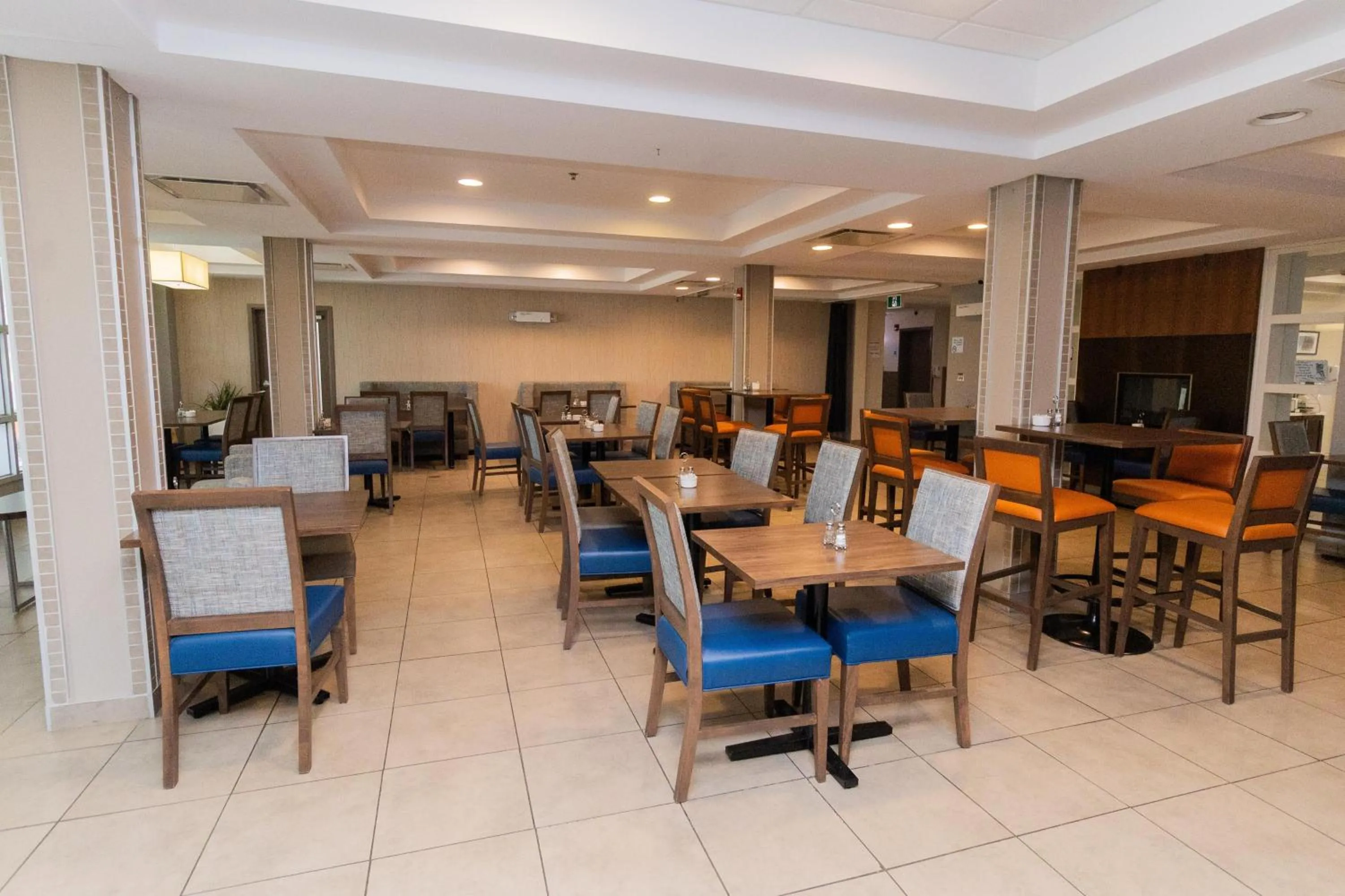 Breakfast in Deer Lake Horizon Hotel, BW Signature Collection